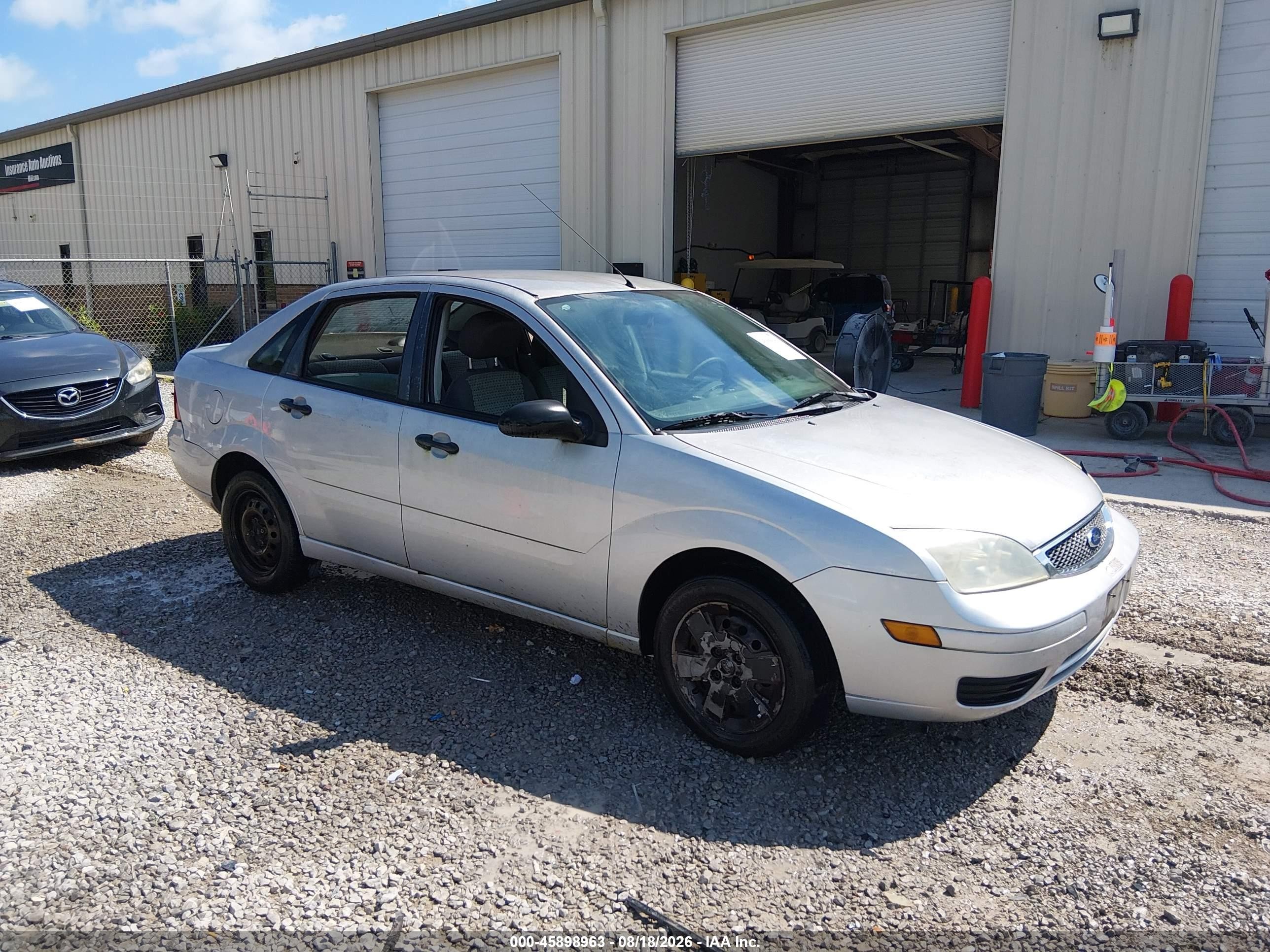 2007 Ford Focus S/se/ses Silver vin: 1FAFP34N17W158714
