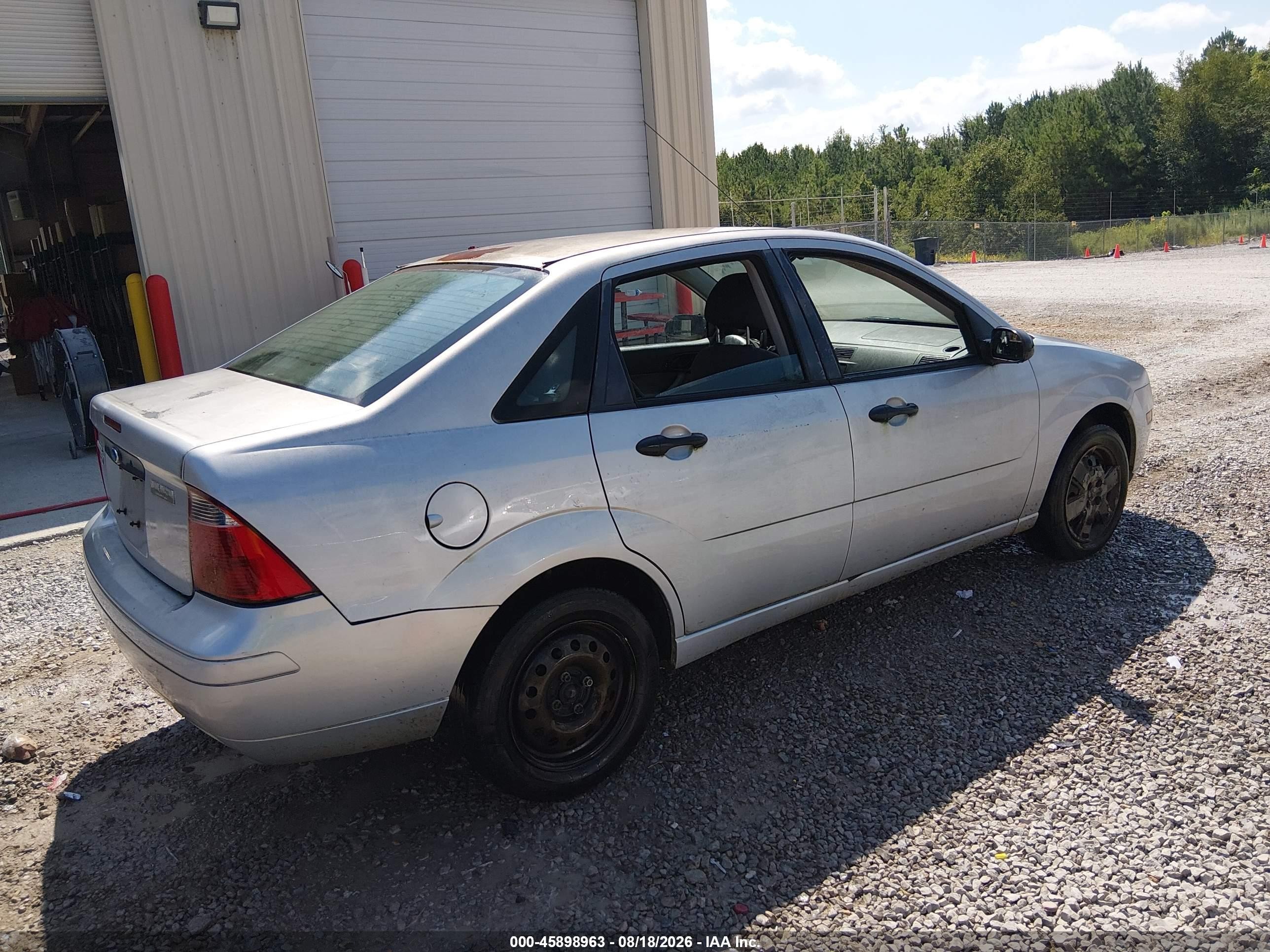 2007 Ford Focus S/se/ses Silver vin: 1FAFP34N17W158714