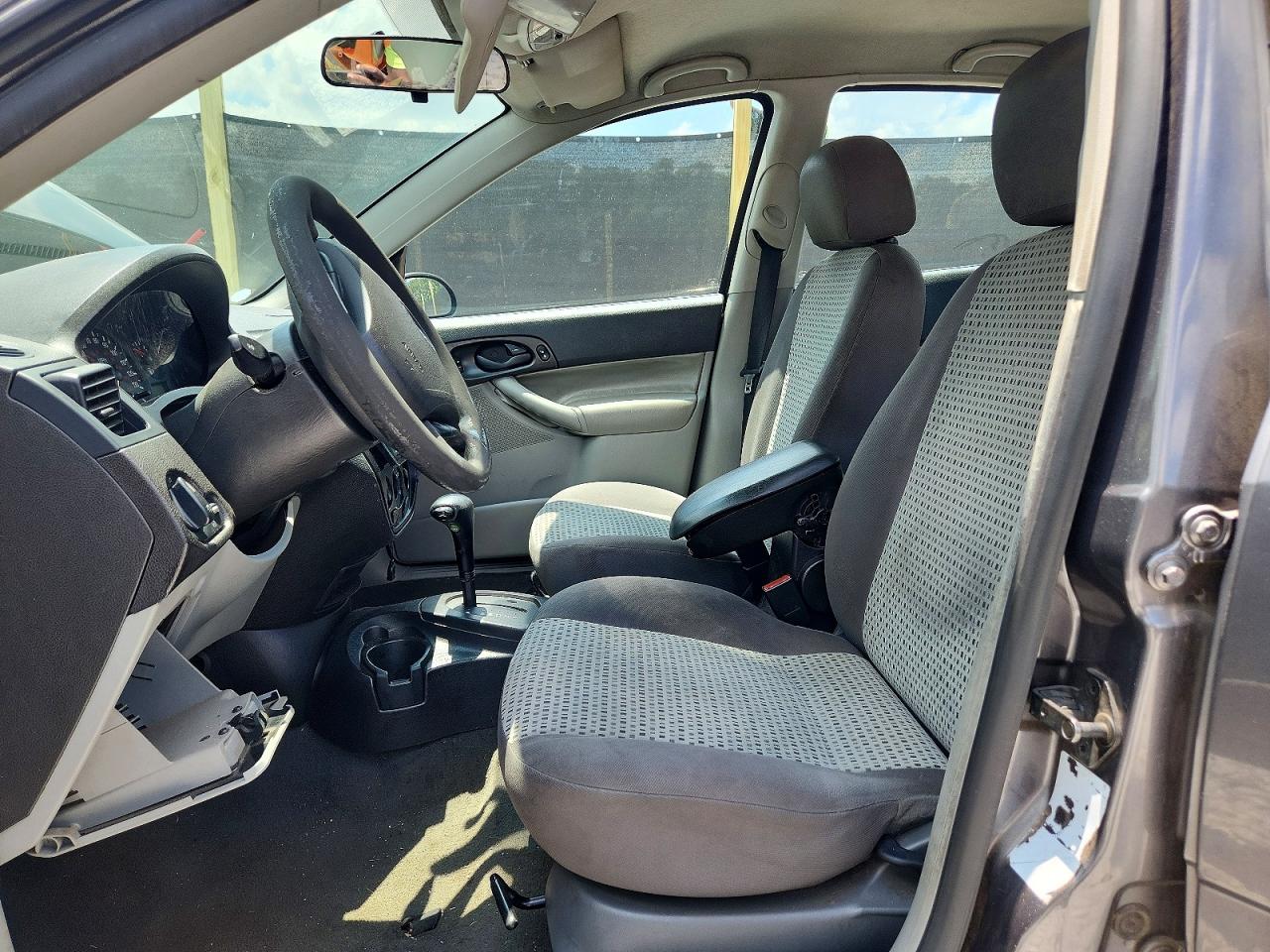 2007 Ford Focus Zx4 Gray vin: 1FAFP34N17W164349