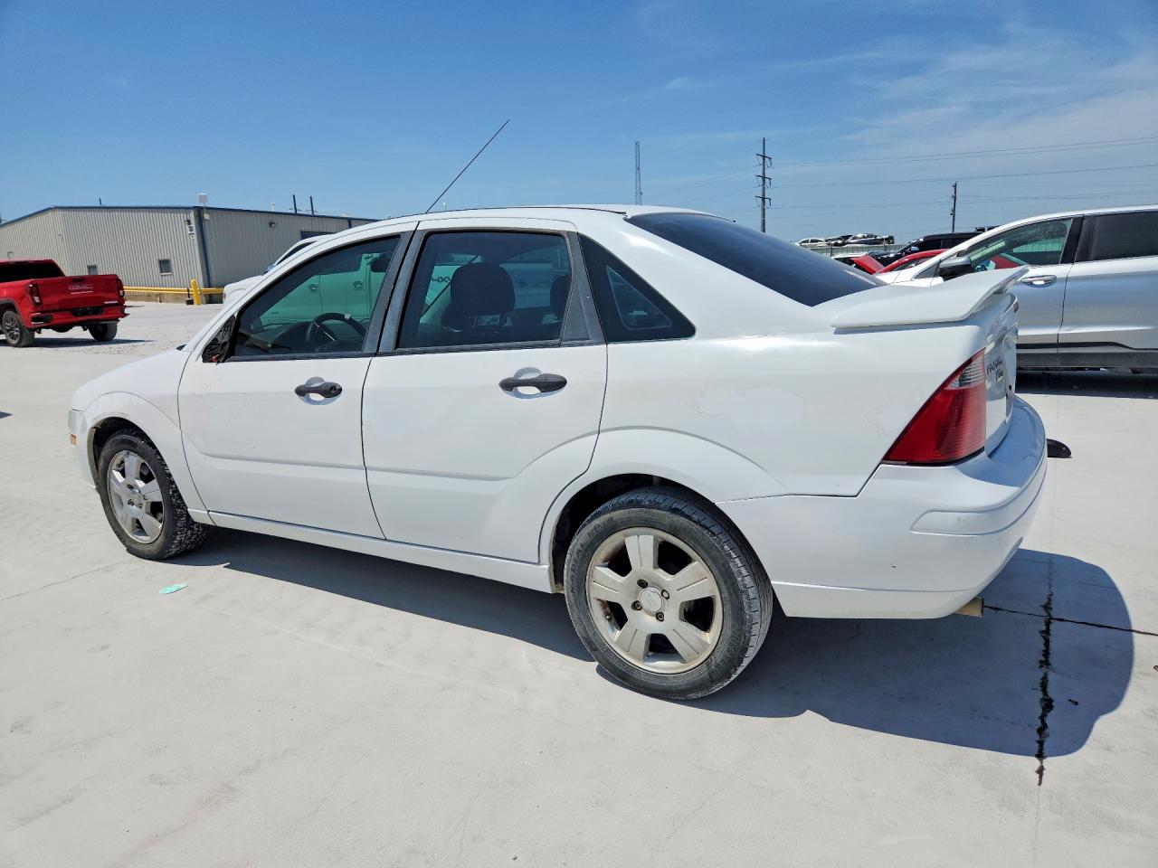 2007 Ford Focus Zx4 White vin: 1FAFP34N17W203506