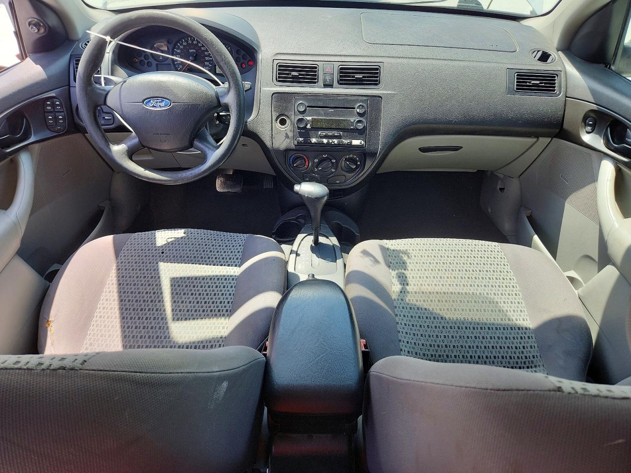2007 Ford Focus Zx4 White vin: 1FAFP34N17W203506