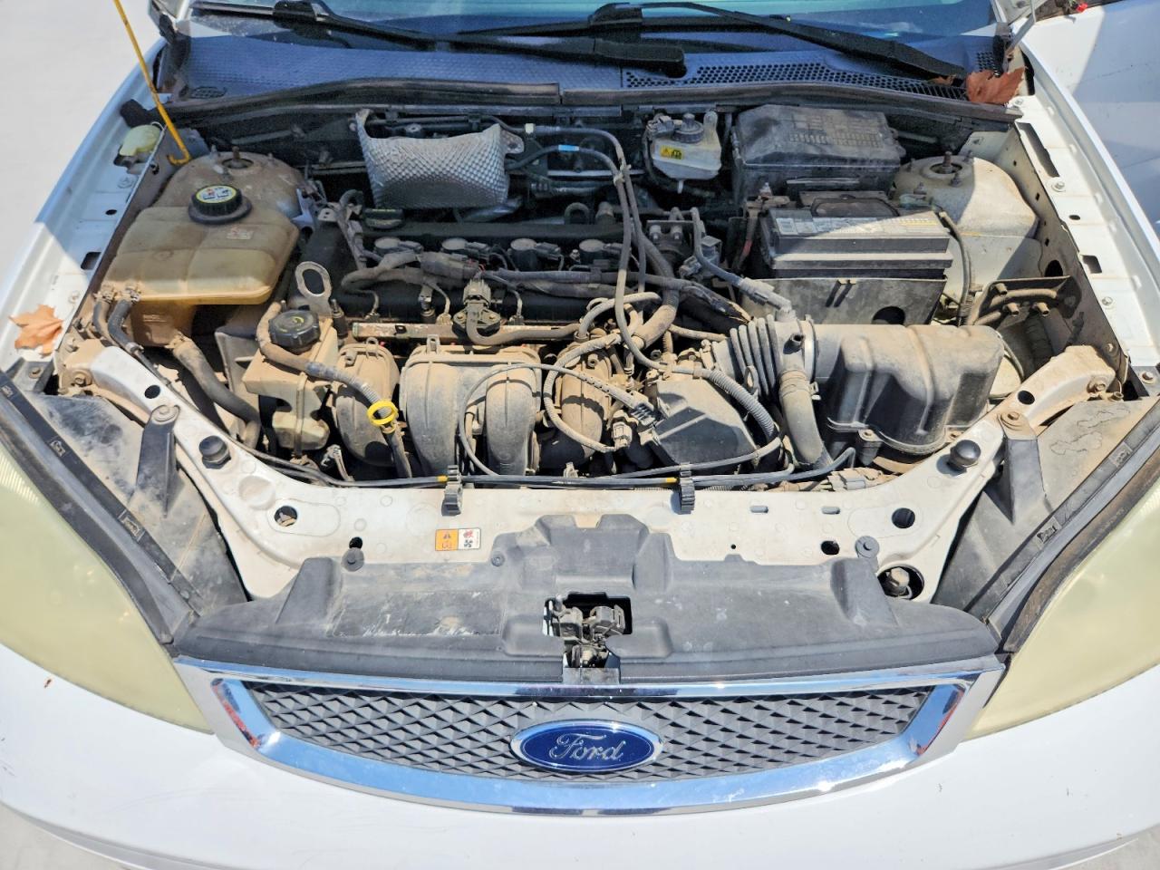 2007 Ford Focus Zx4 White vin: 1FAFP34N17W203506
