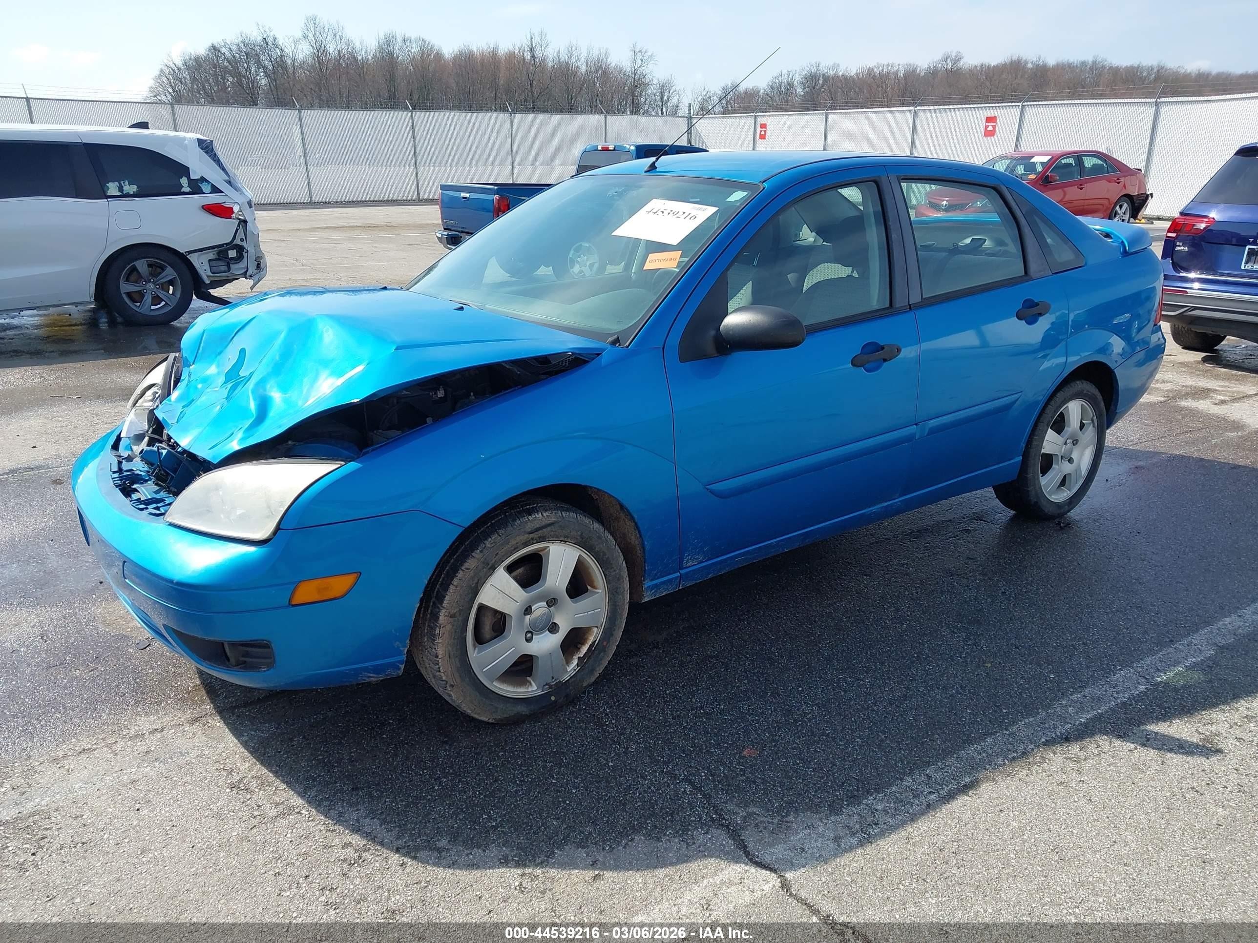 2007 Ford Focus S/se/ses Blue vin: 1FAFP34N17W223447