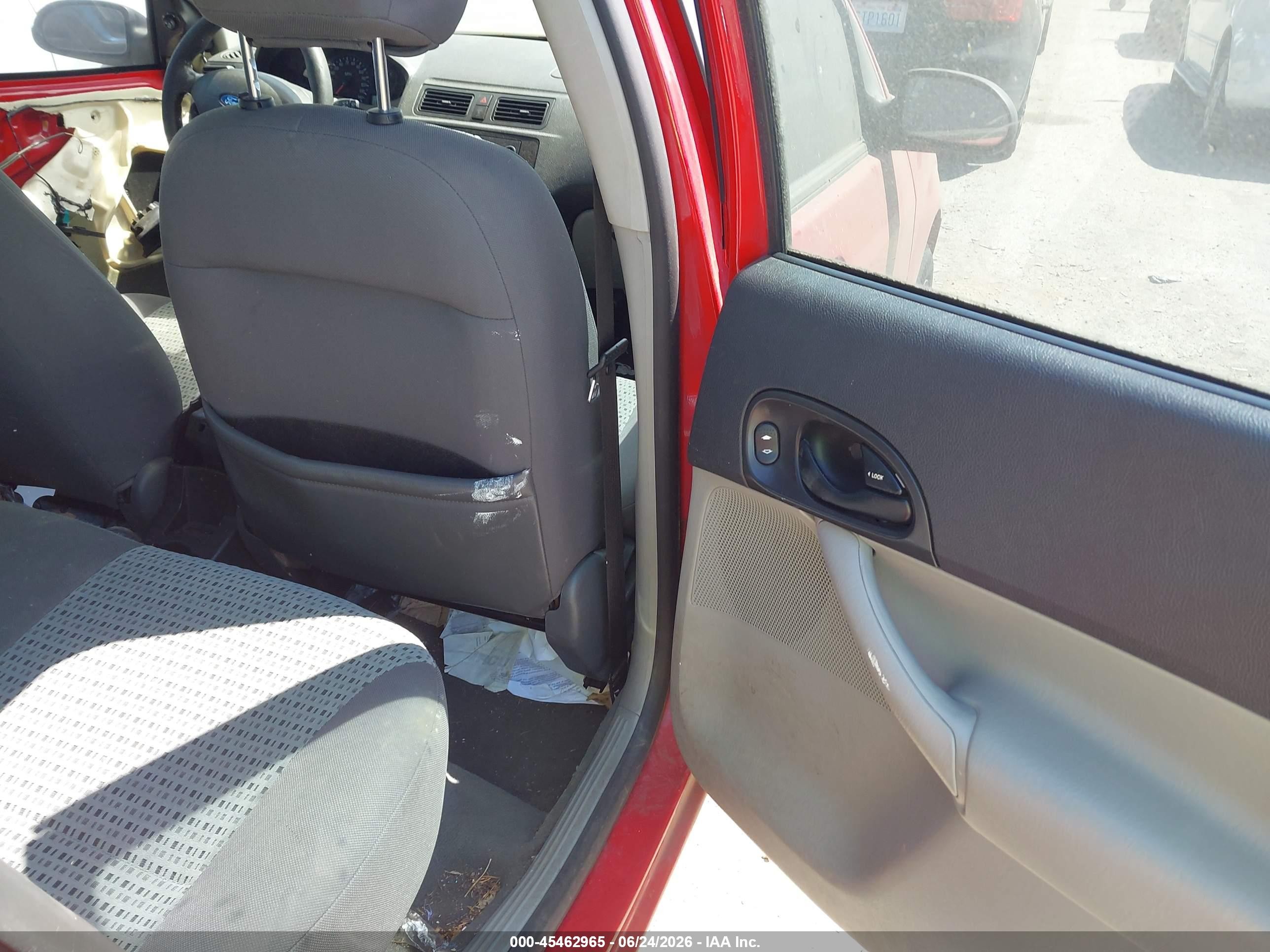 2007 Ford Focus S/se/ses Красный vin: 1FAFP34N17W258473