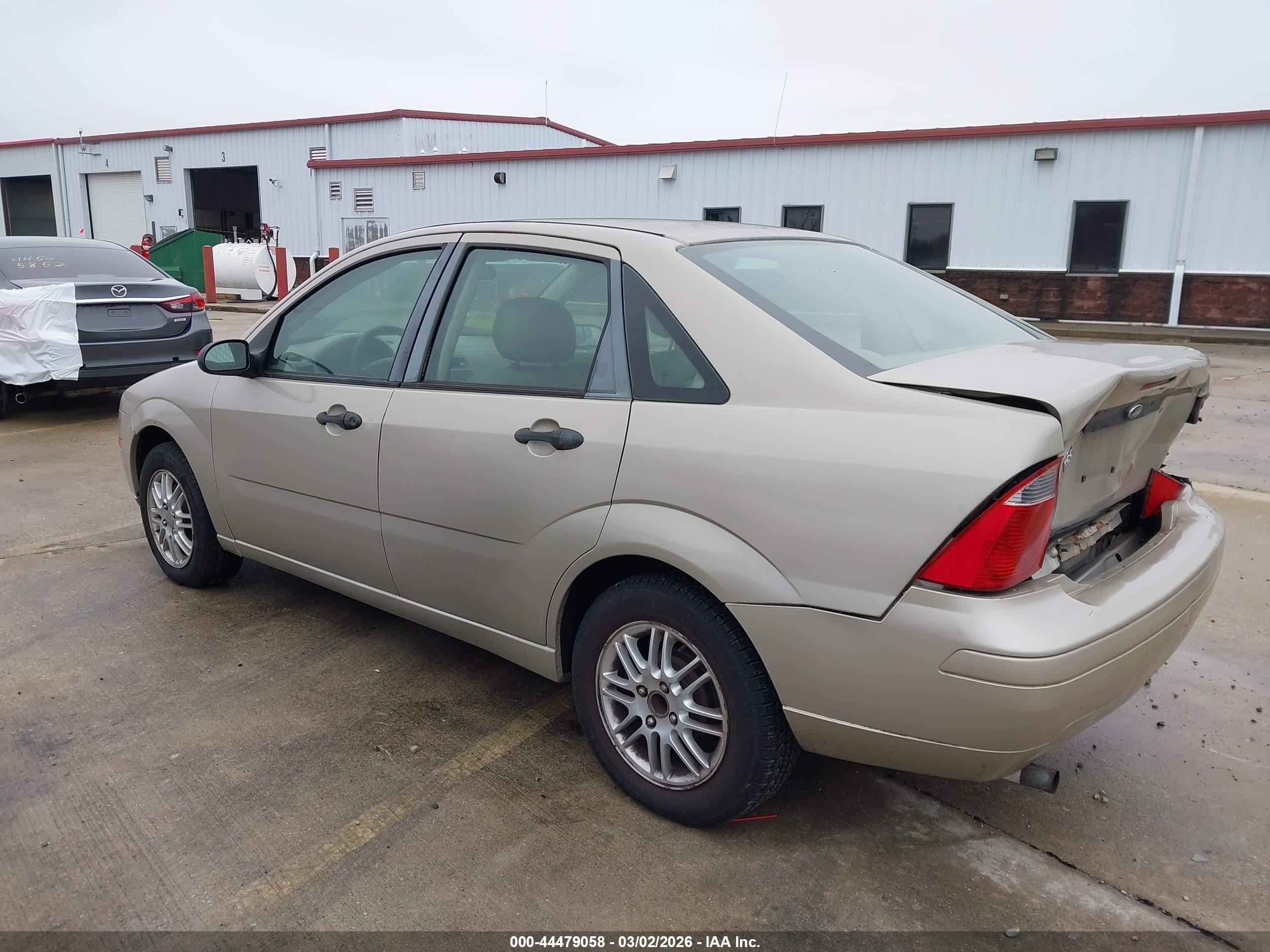 2007 Ford Focus S/se/ses Cream vin: 1FAFP34N17W268534