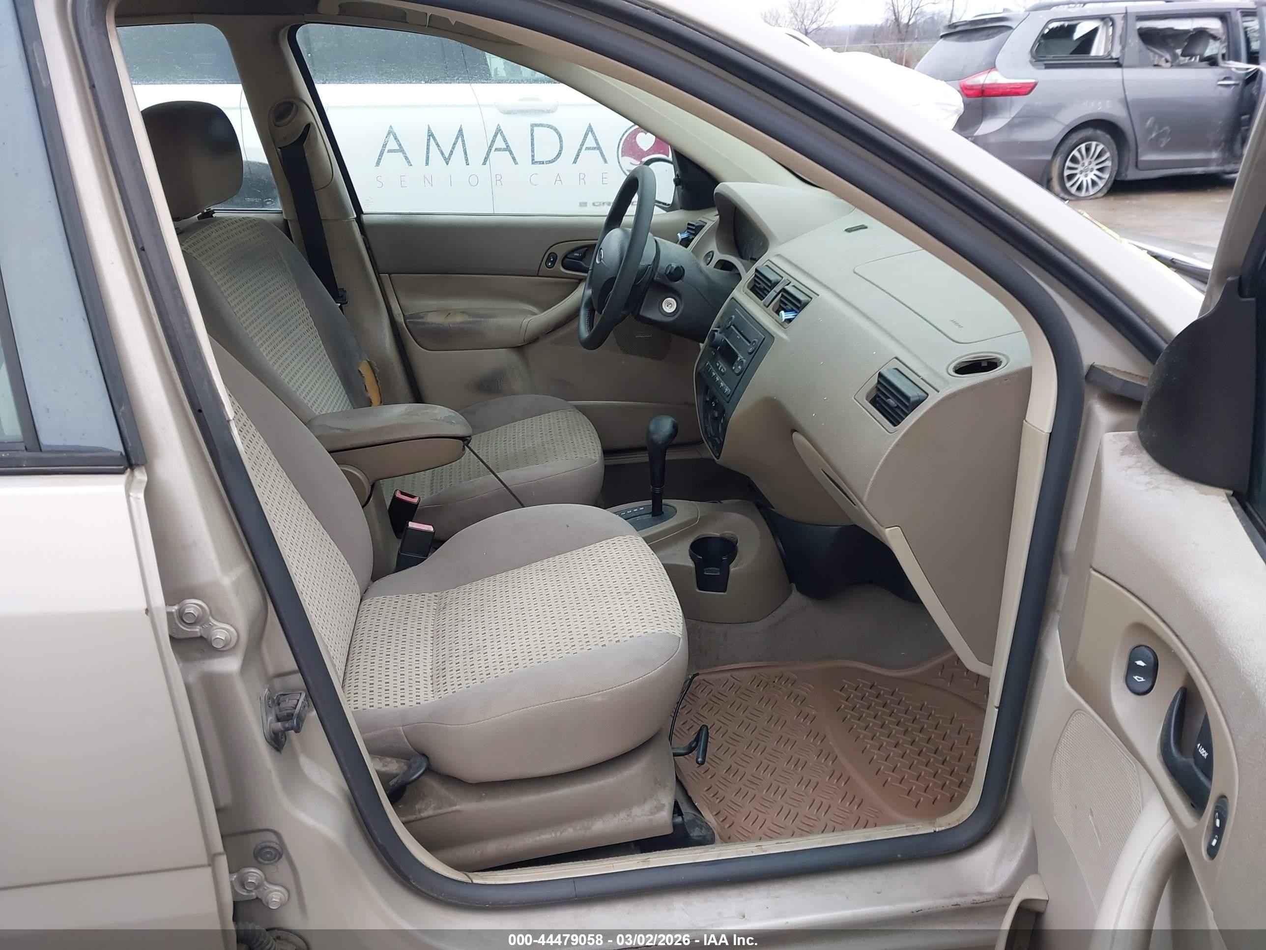 2007 Ford Focus S/se/ses Cream vin: 1FAFP34N17W268534