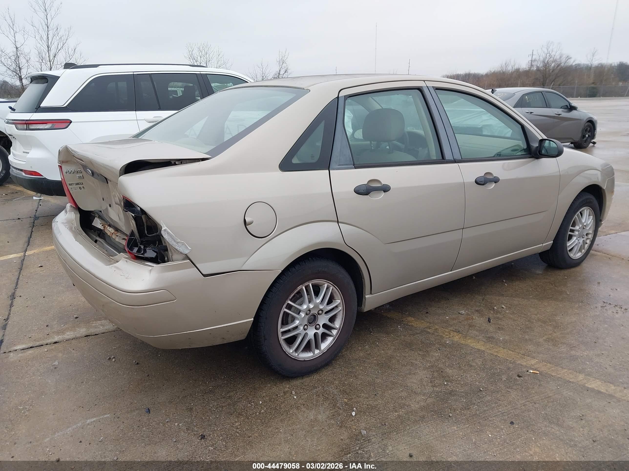 2007 Ford Focus S/se/ses Cream vin: 1FAFP34N17W268534