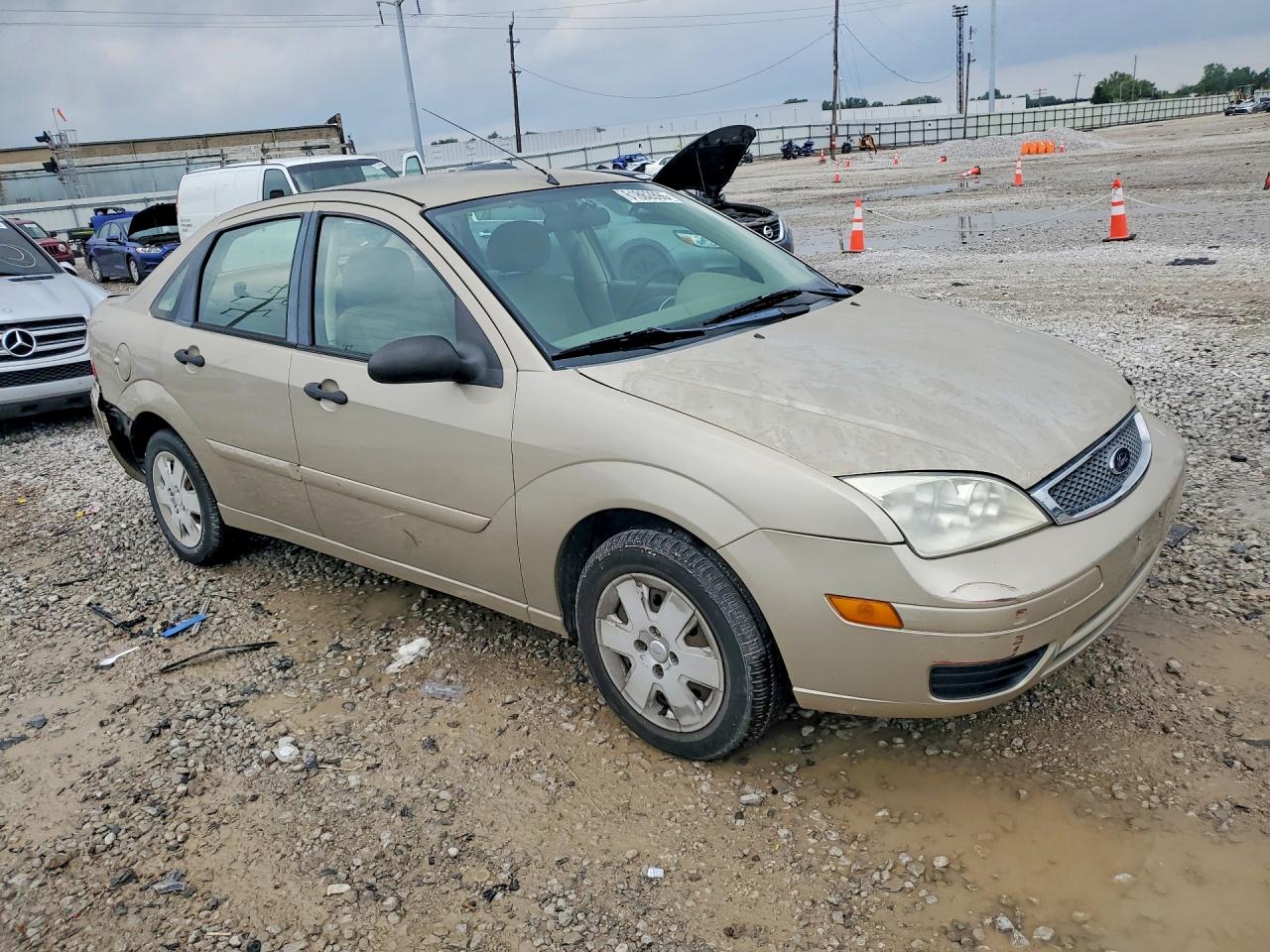 2007 Ford Focus Zx4 Gold vin: 1FAFP34N17W271188