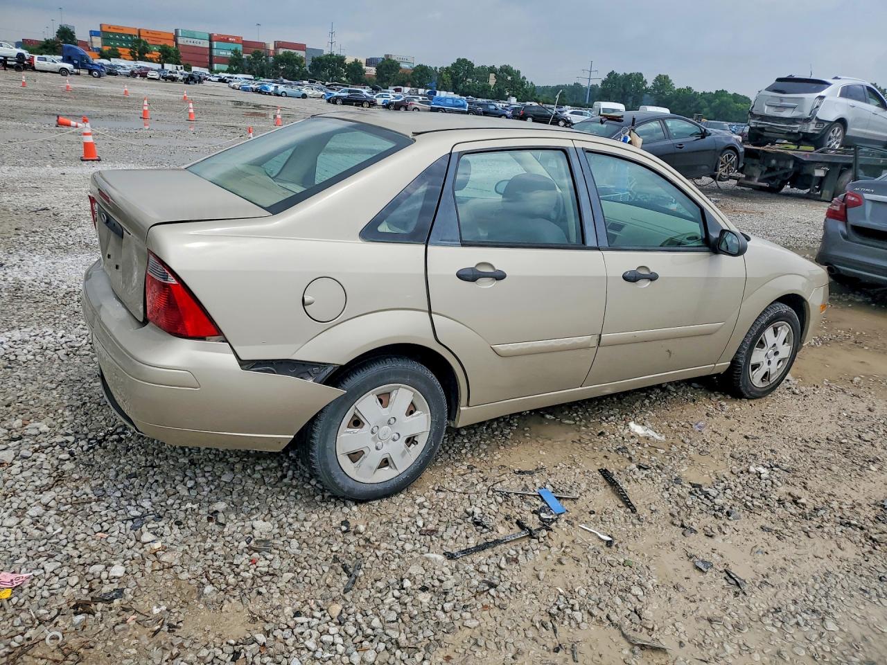 2007 Ford Focus Zx4 Gold vin: 1FAFP34N17W271188