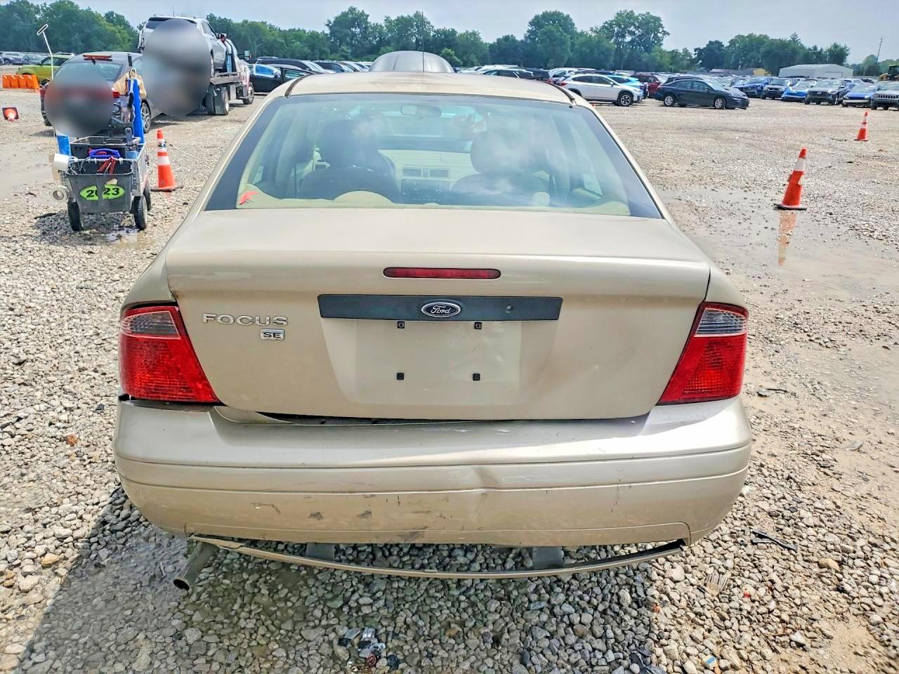 2007 Ford Focus Zx4 Gold vin: 1FAFP34N17W271188