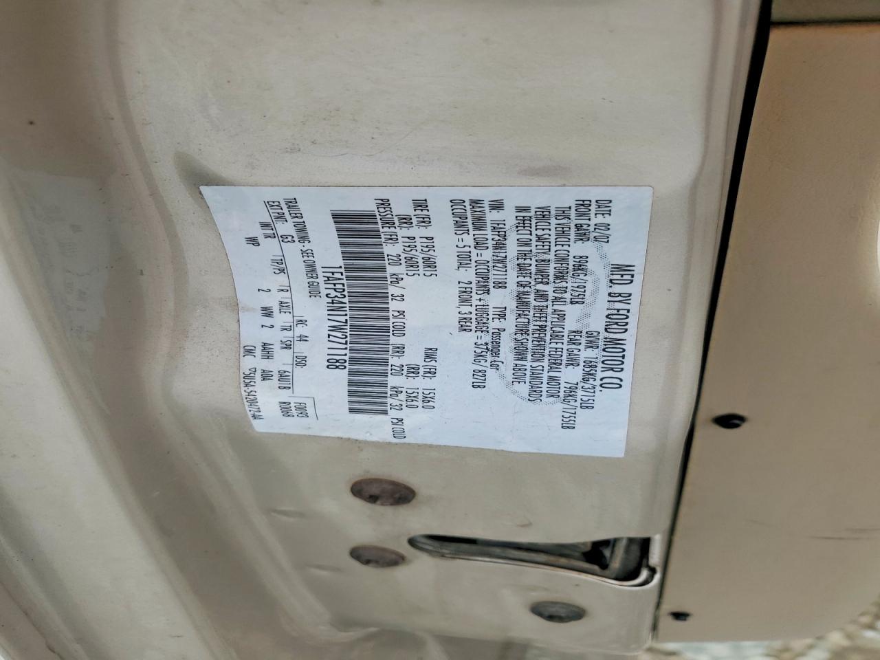 2007 Ford Focus Zx4 Gold vin: 1FAFP34N17W271188