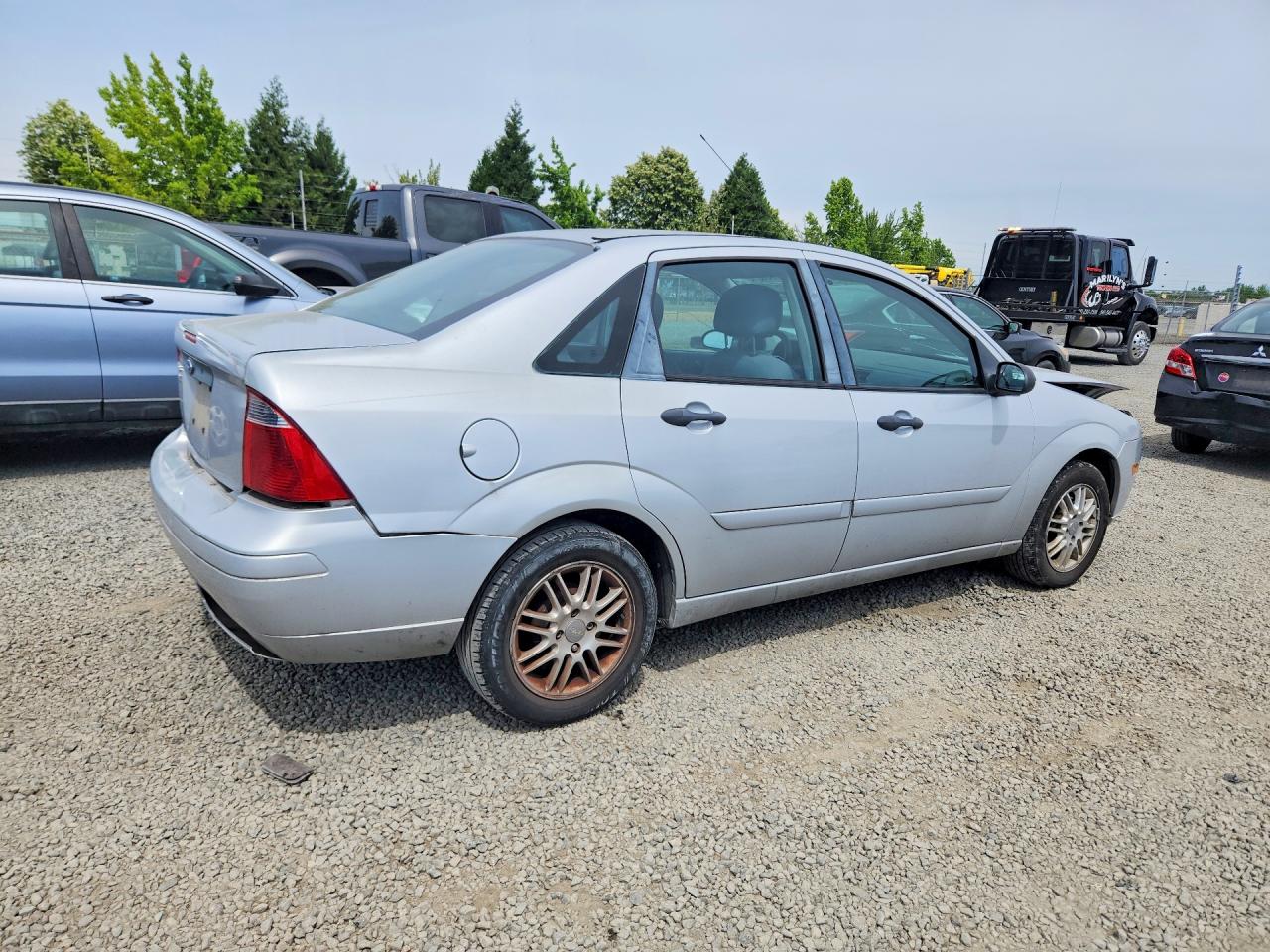 2007 Ford Focus Zx4 Silver vin: 1FAFP34N17W322365