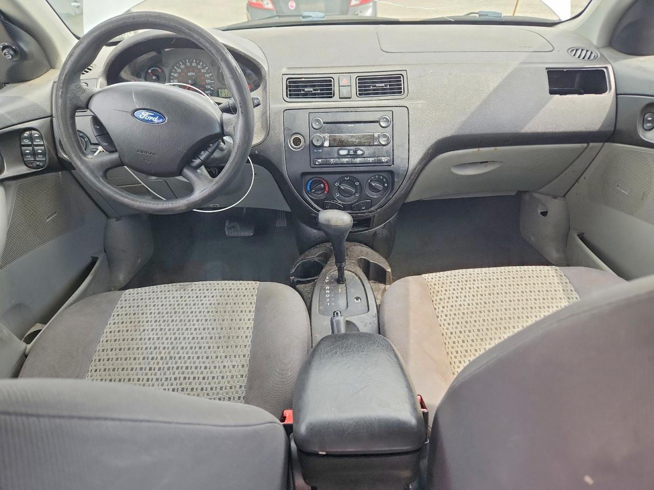 2007 Ford Focus Zx4 Silver vin: 1FAFP34N17W322365