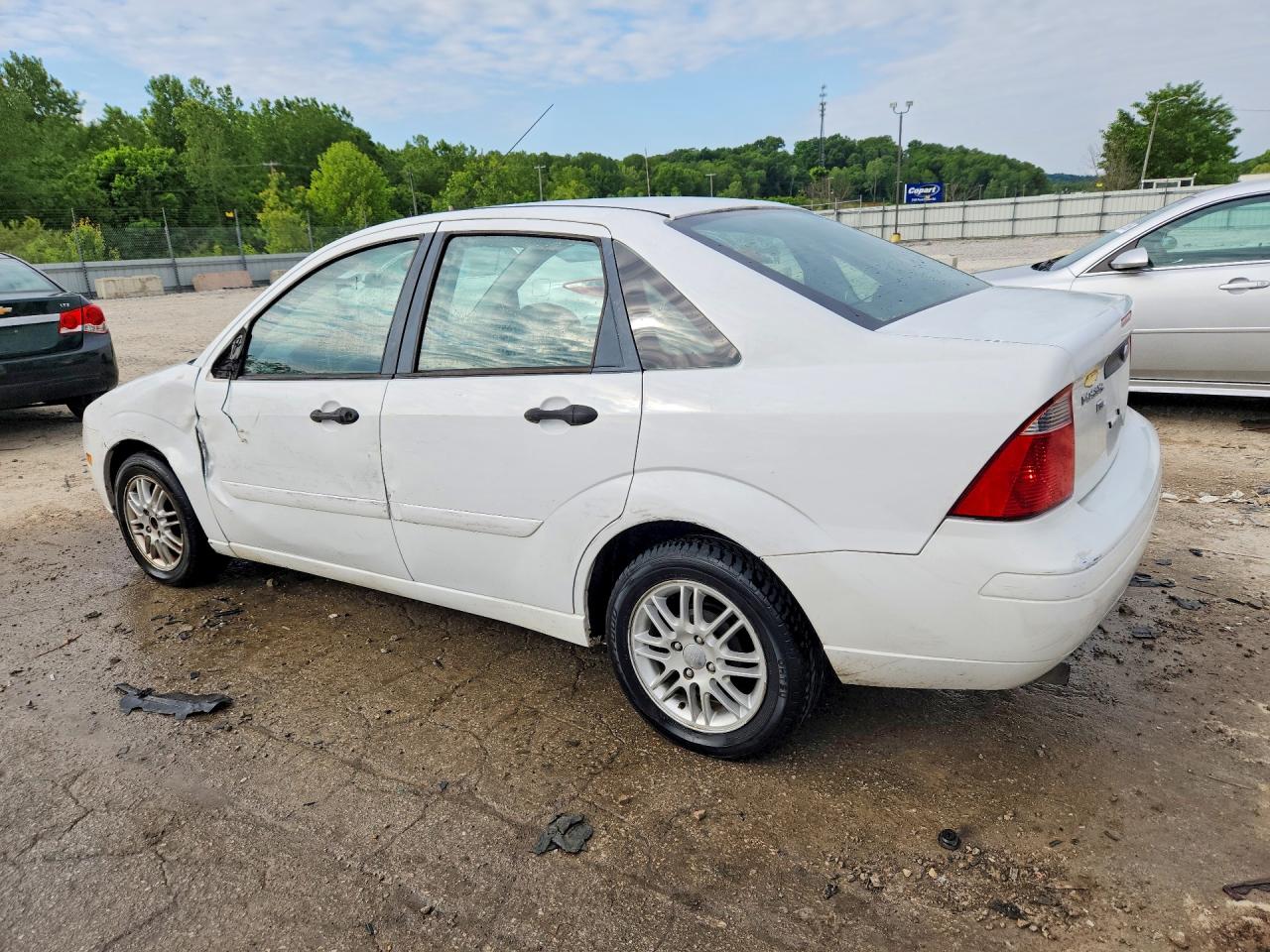 2007 Ford Focus Zx4 White vin: 1FAFP34N17W344155