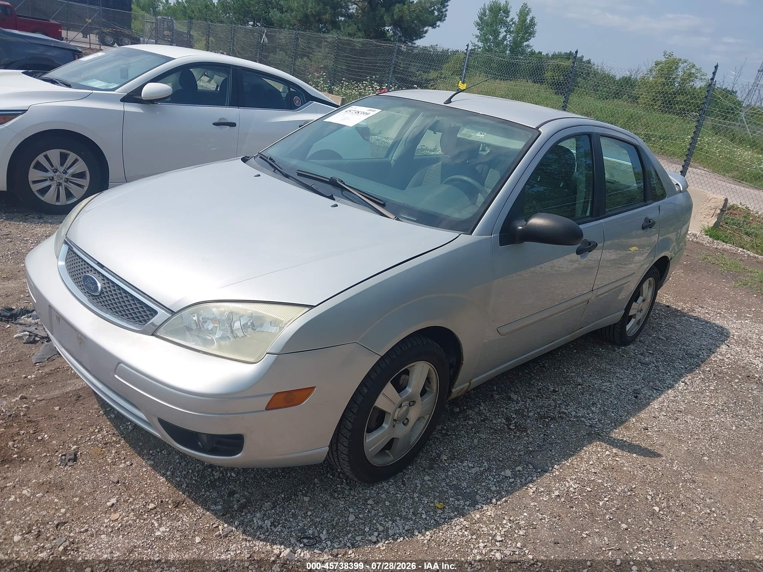 2005 Ford Focus Zx4 Silver vin: 1FAFP34N25W125993