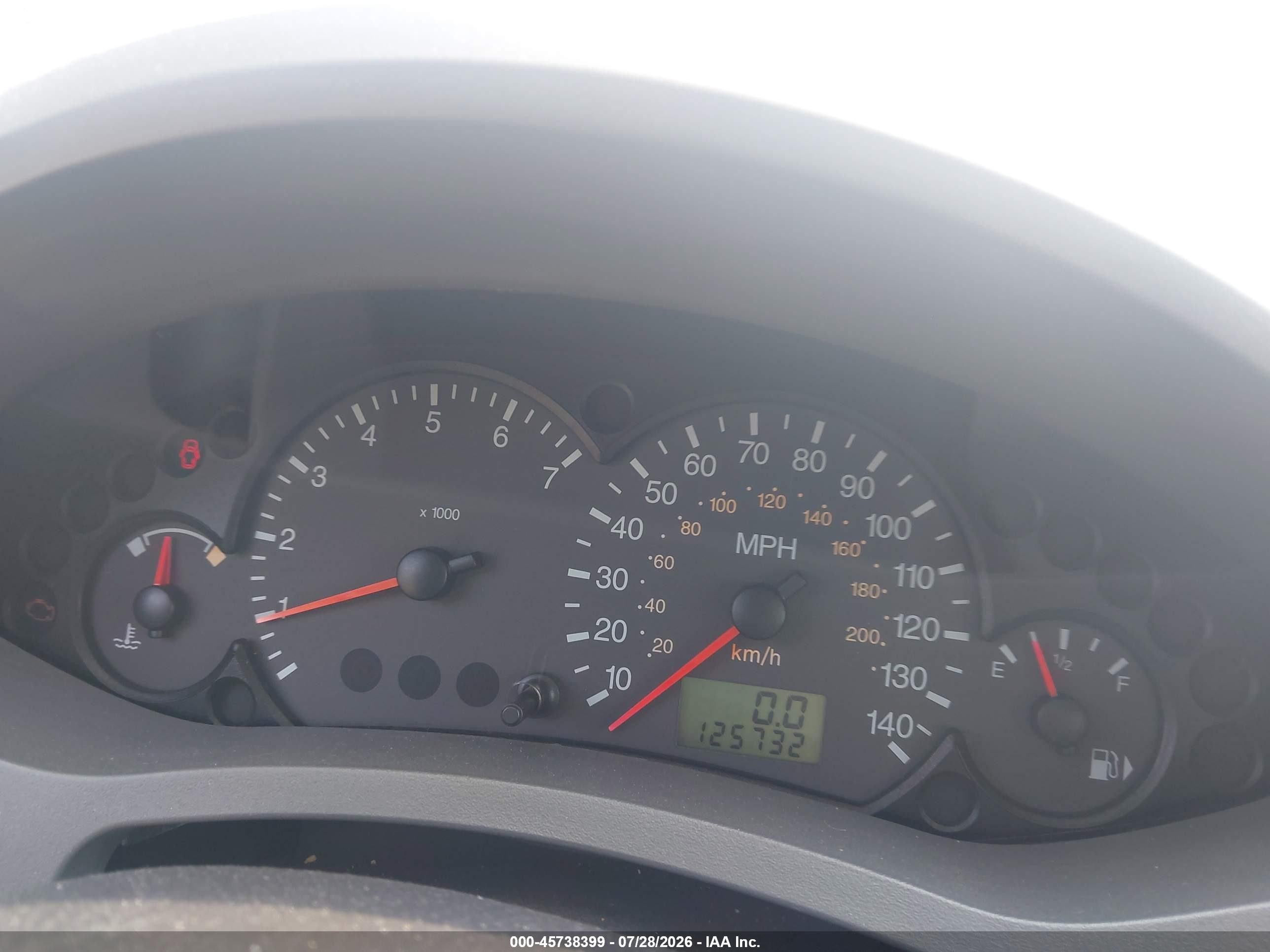 2005 Ford Focus Zx4 Silver vin: 1FAFP34N25W125993