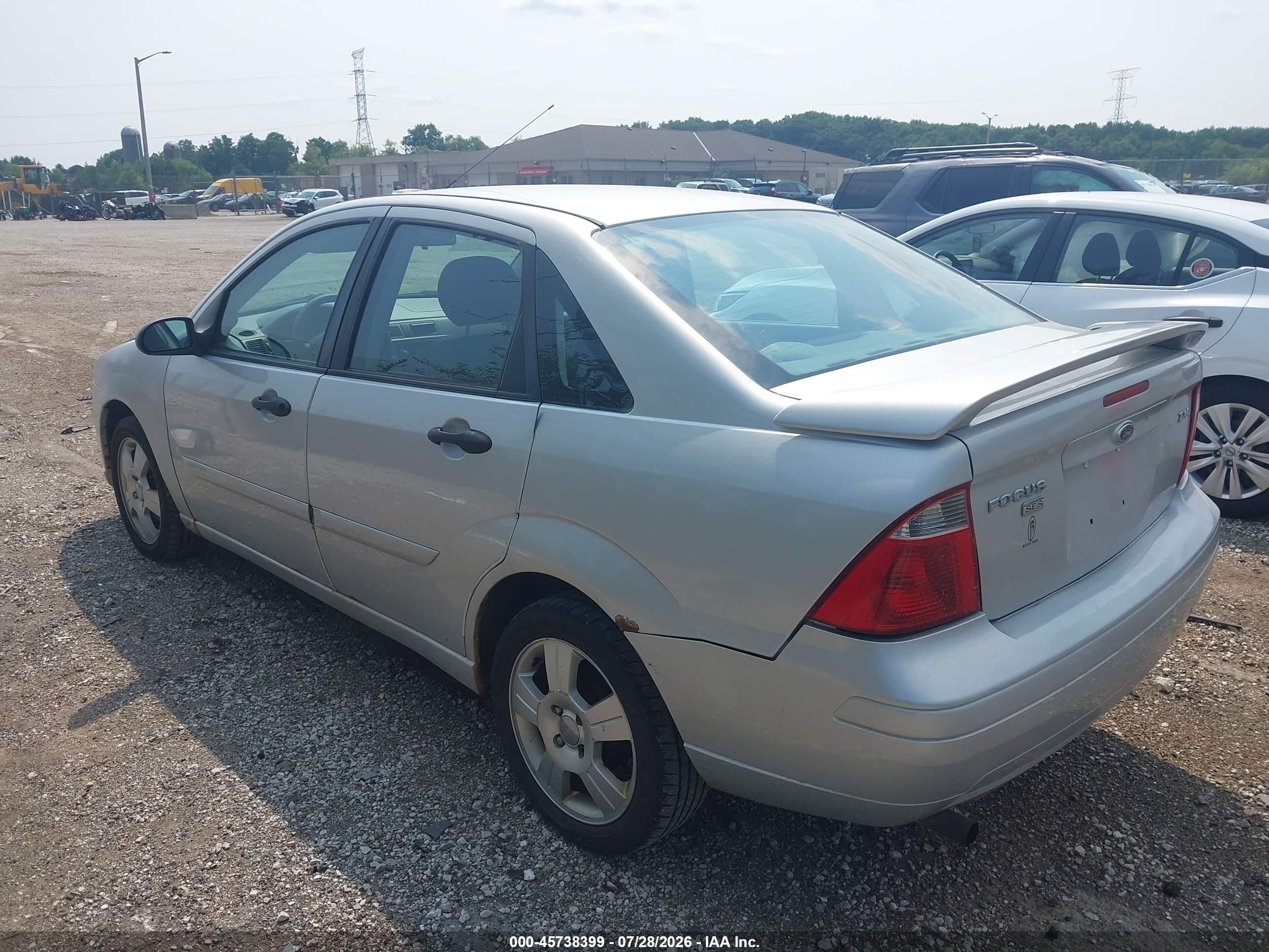 2005 Ford Focus Zx4 Silver vin: 1FAFP34N25W125993