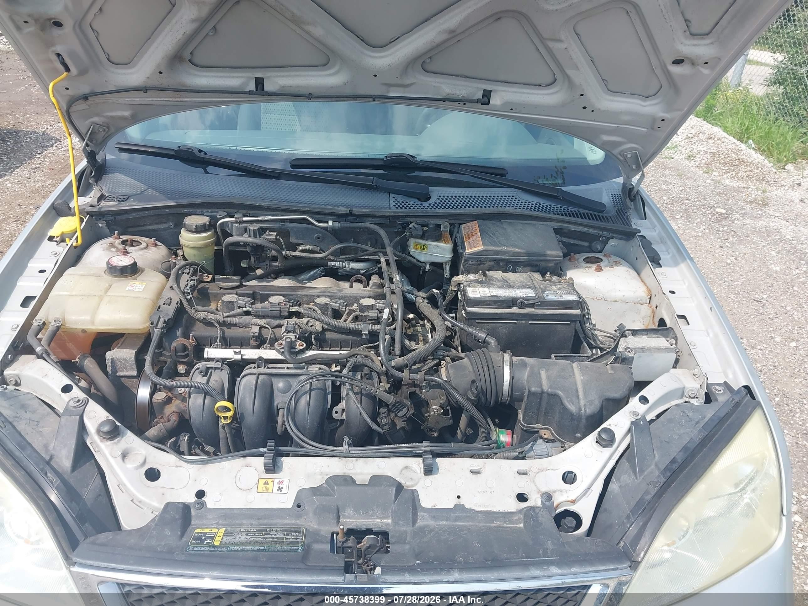 2005 Ford Focus Zx4 Silver vin: 1FAFP34N25W125993