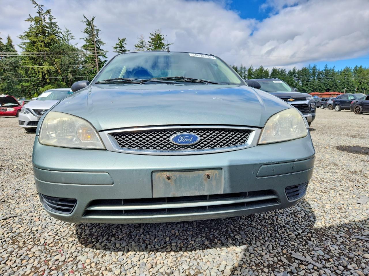 2005 Ford Focus Zx4 Teal vin: 1FAFP34N25W229951