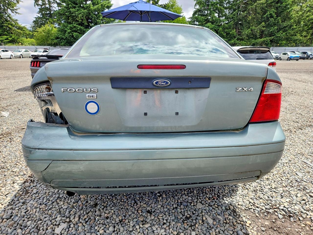 2005 Ford Focus Zx4 Teal vin: 1FAFP34N25W229951