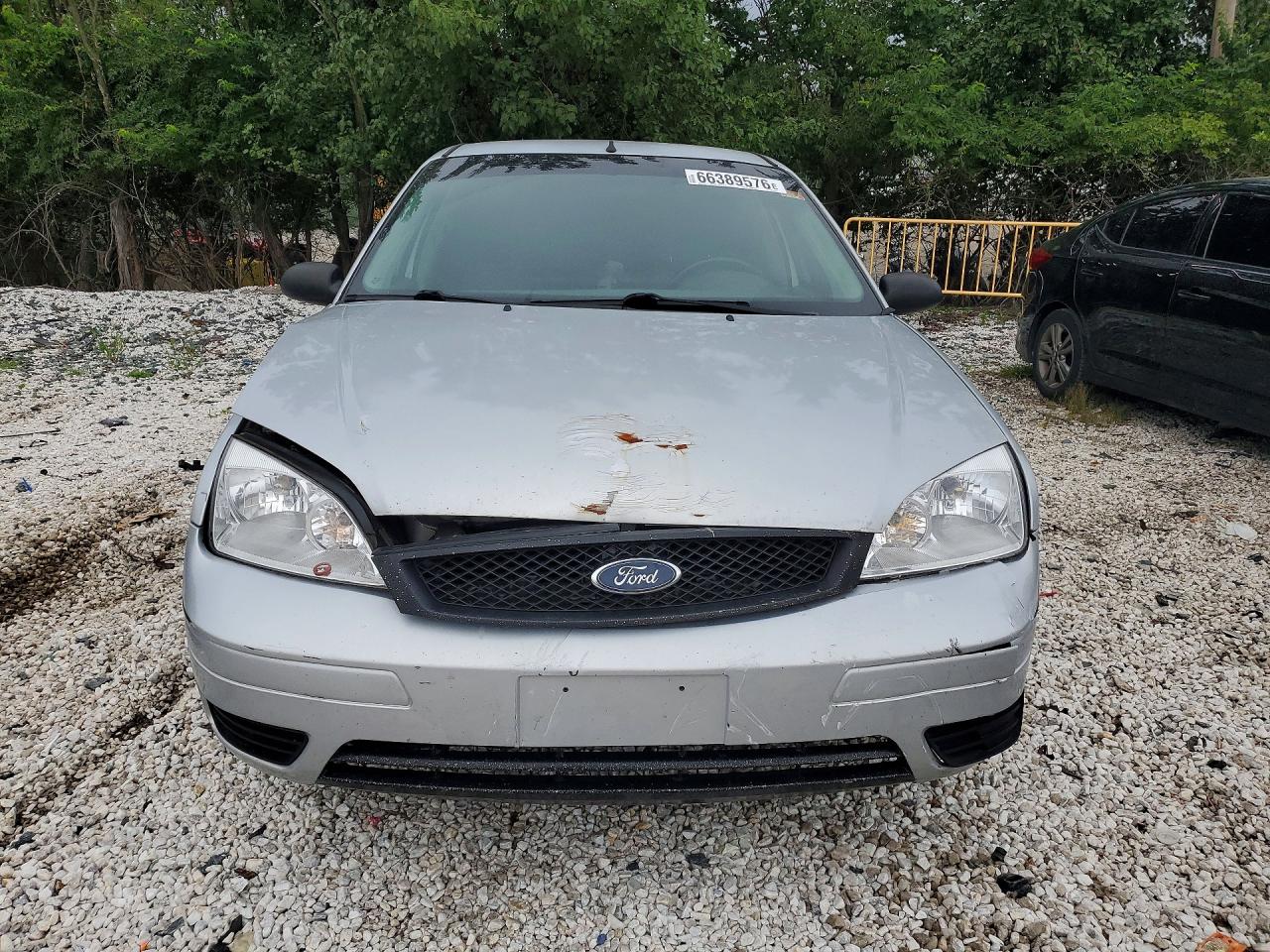 2005 Ford Focus Zx4 Silver vin: 1FAFP34N25W244885