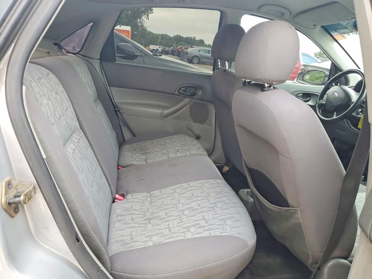 2005 Ford Focus Zx4 Silver vin: 1FAFP34N25W244885