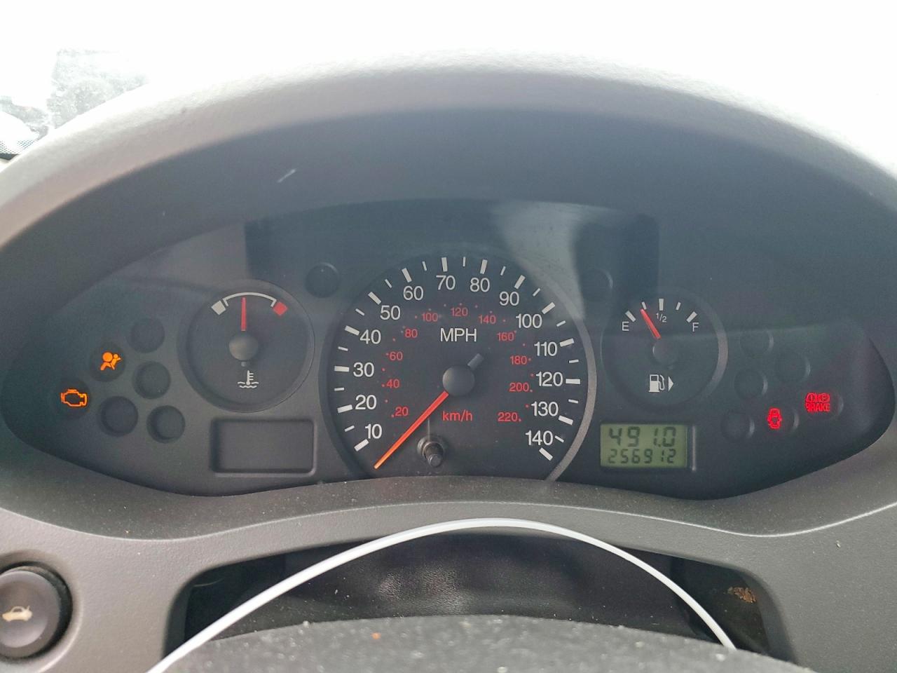 2005 Ford Focus Zx4 Silver vin: 1FAFP34N25W244885