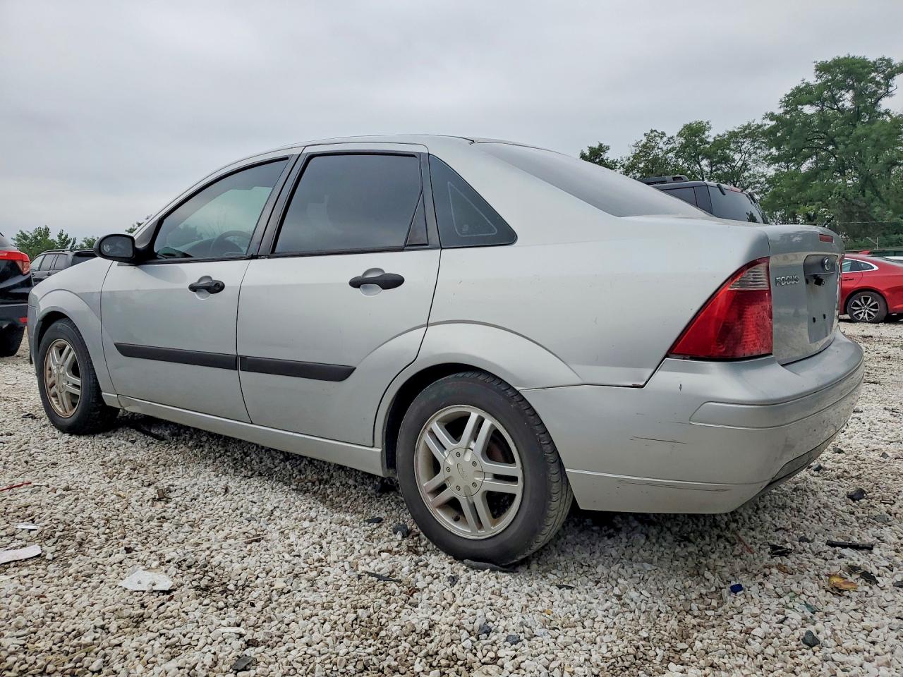 2005 Ford Focus Zx4 Silver vin: 1FAFP34N25W244885