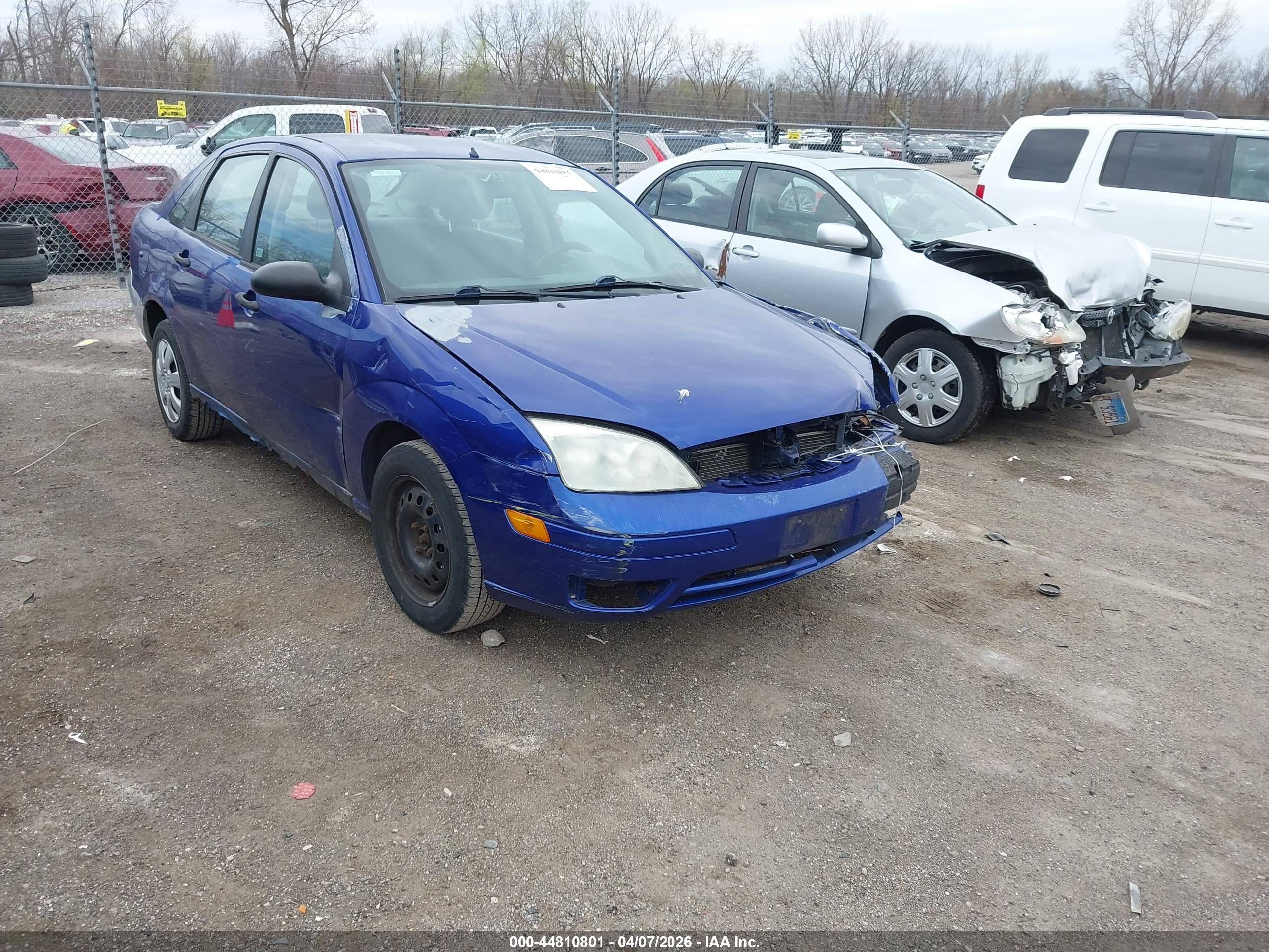 2005 Ford Focus Zx4 Blue vin: 1FAFP34N25W281628