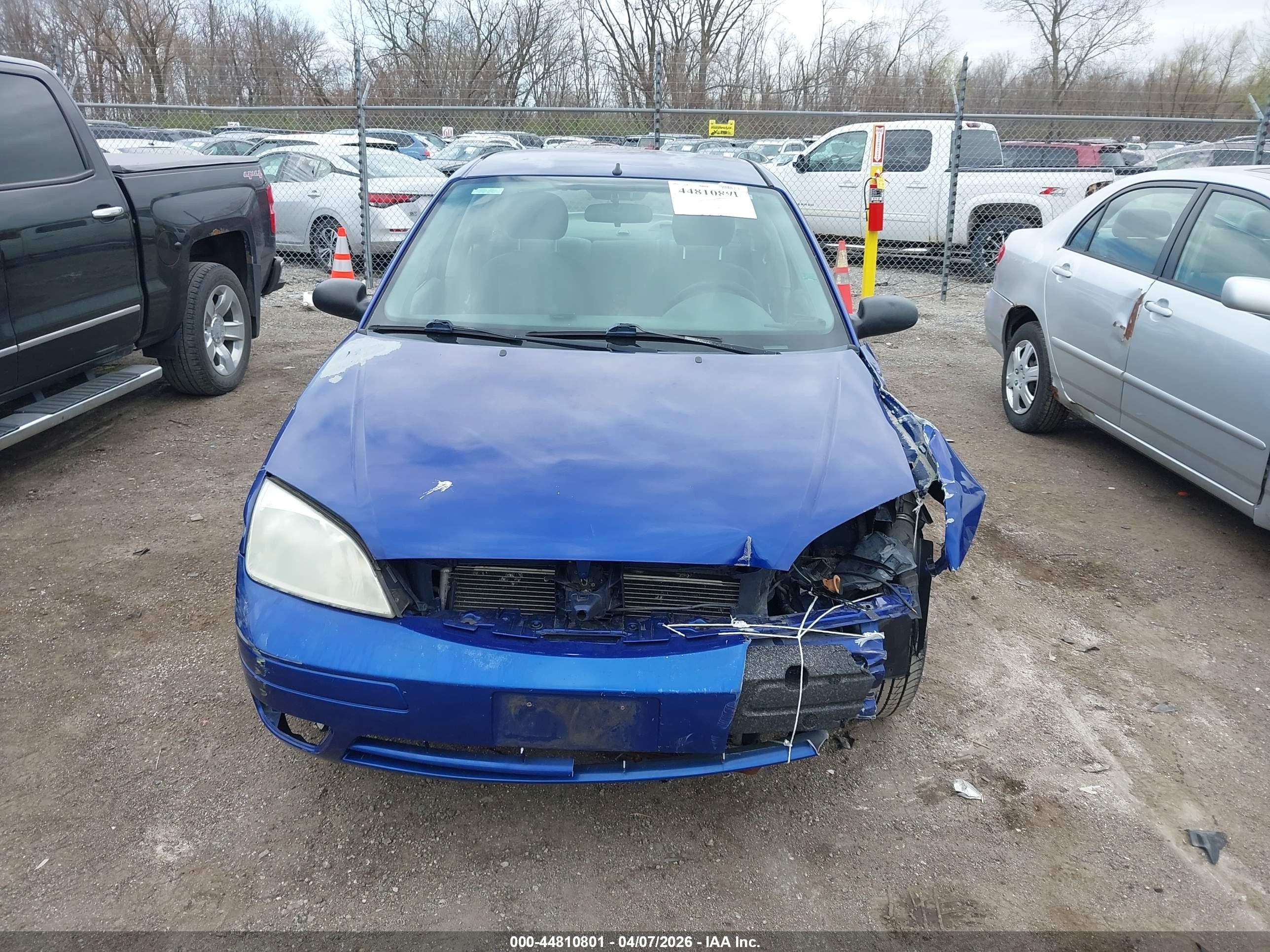 2005 Ford Focus Zx4 Blue vin: 1FAFP34N25W281628