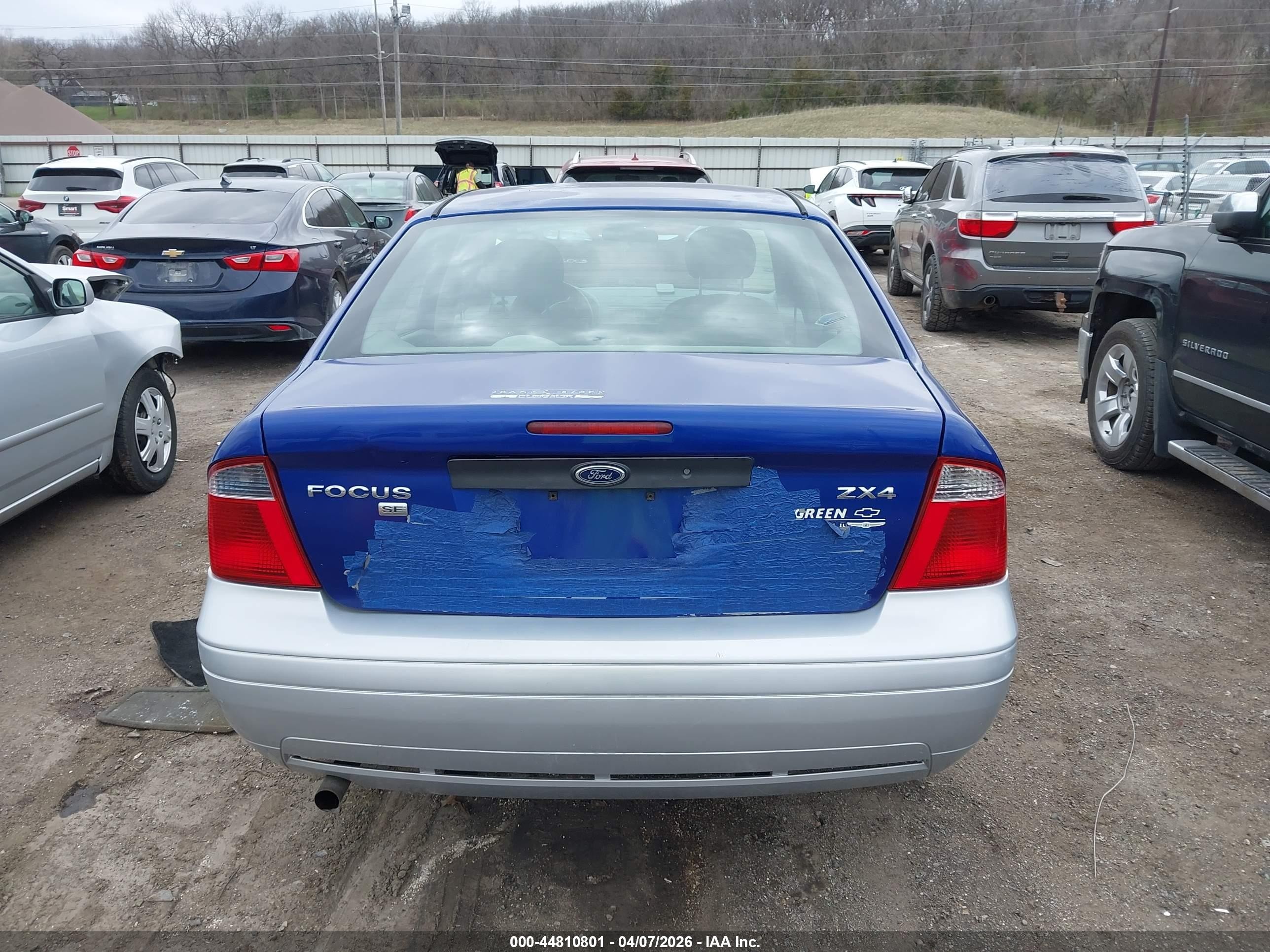 2005 Ford Focus Zx4 Blue vin: 1FAFP34N25W281628
