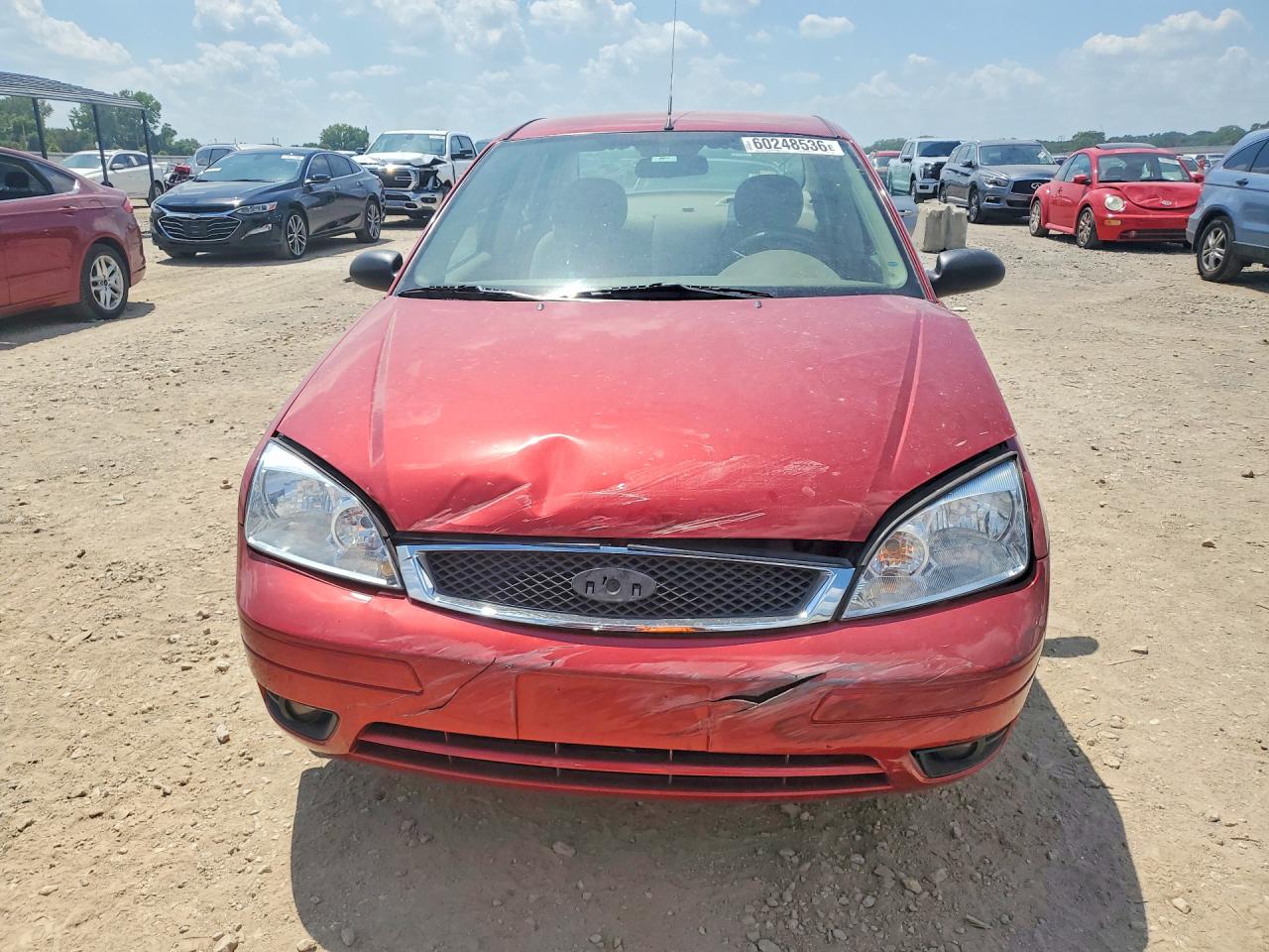 2005 Ford Focus Red vin: 1FAFP34N25W304678