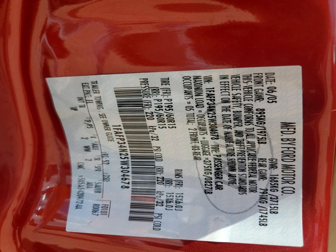 2005 Ford Focus Red vin: 1FAFP34N25W304678