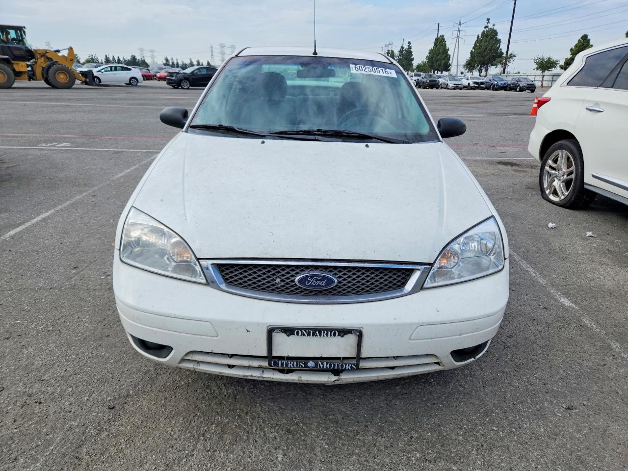 2006 Ford Focus Zx4 White vin: 1FAFP34N26W102621