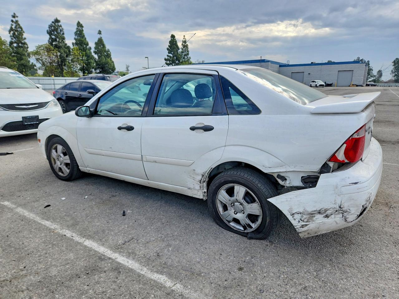 2006 Ford Focus Zx4 White vin: 1FAFP34N26W102621