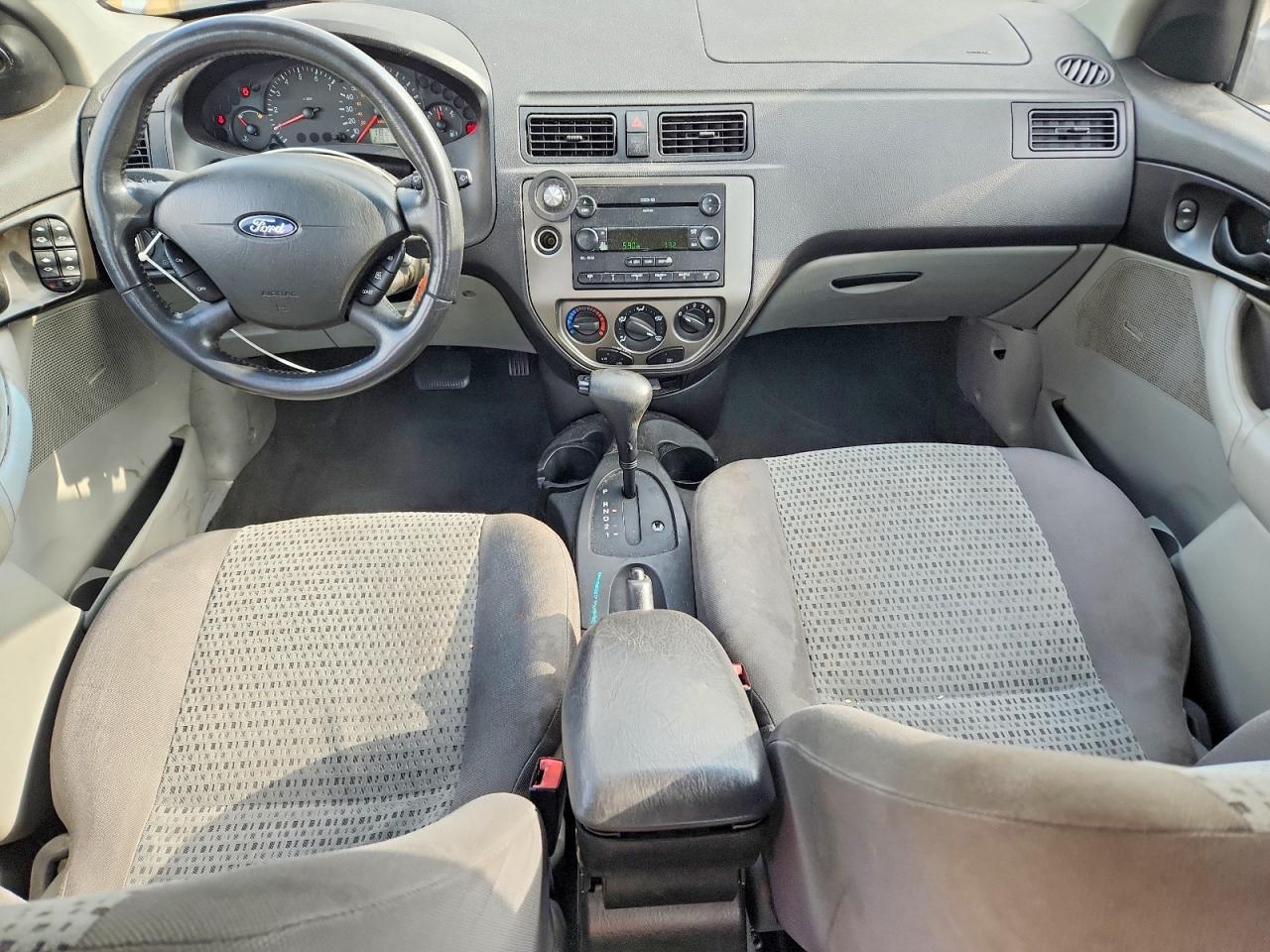 2006 Ford Focus Zx4 White vin: 1FAFP34N26W102621