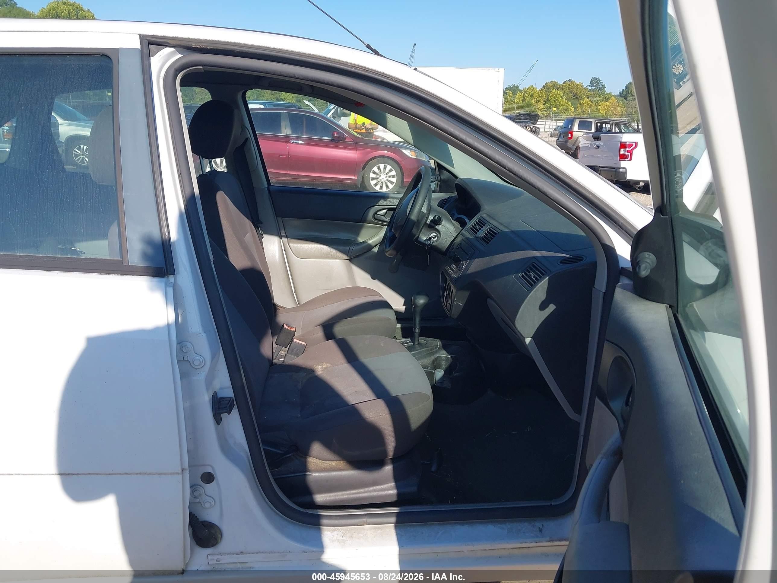 2006 Ford Focus Zx4 White vin: 1FAFP34N26W139054