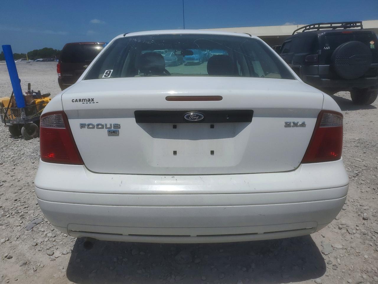 2006 Ford Focus Zx4 White vin: 1FAFP34N26W142357