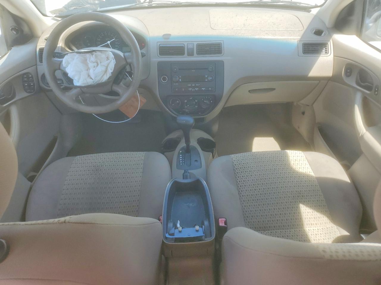 2006 Ford Focus Zx4 White vin: 1FAFP34N26W142357