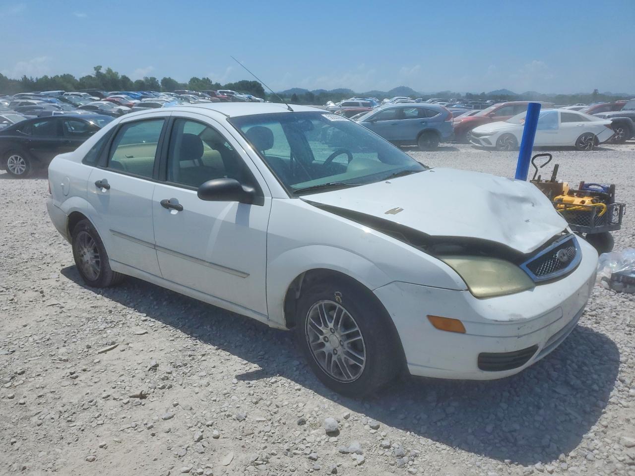 2006 Ford Focus Zx4 White vin: 1FAFP34N26W142357