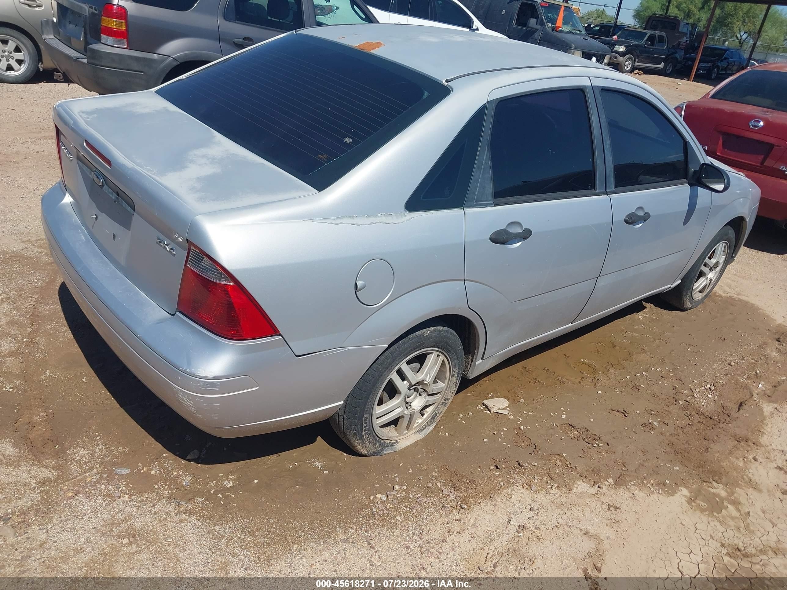 2006 Ford Focus Zx4 Silver vin: 1FAFP34N26W178100
