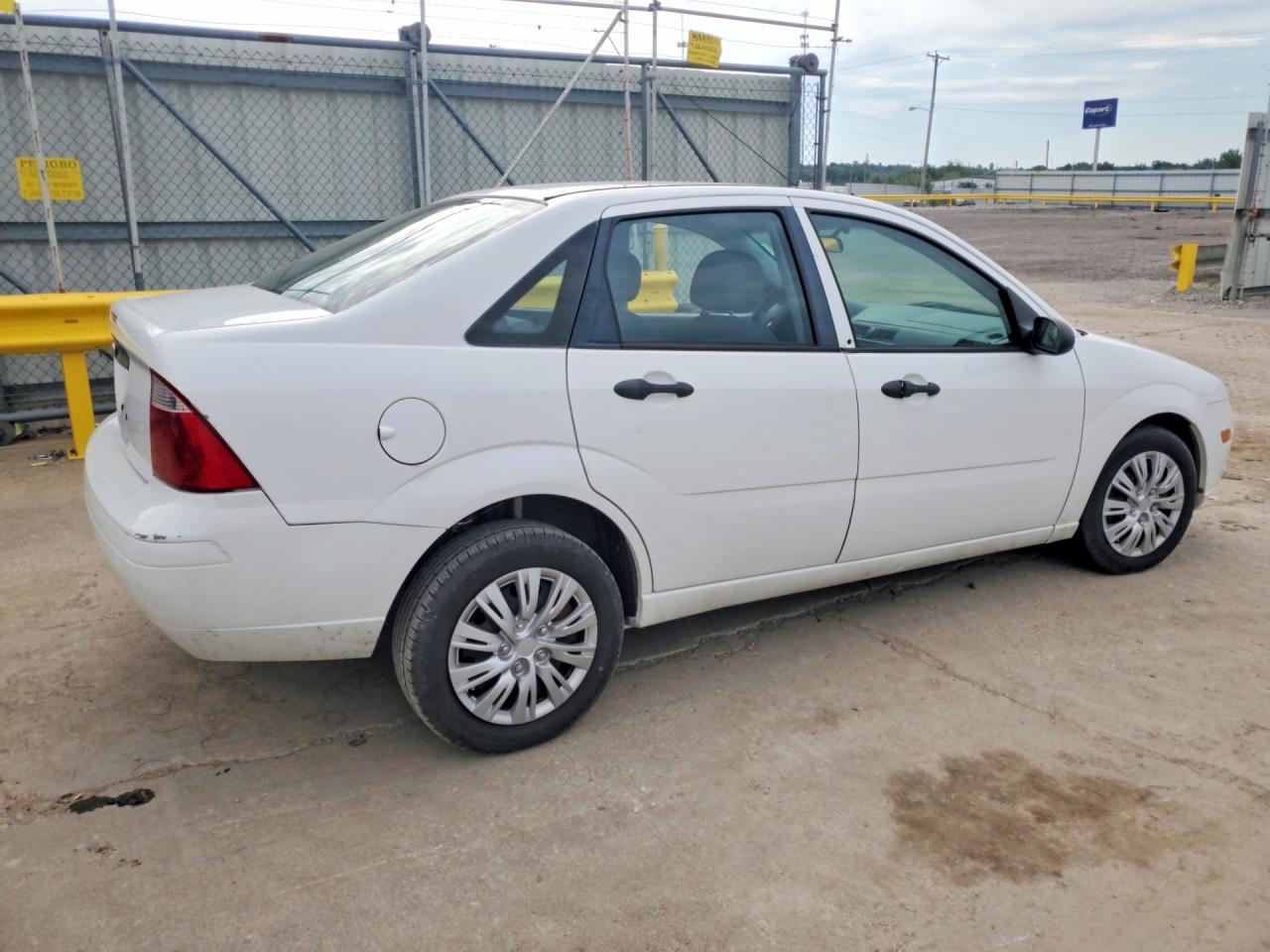 2007 Ford Focus Zx4 Белый vin: 1FAFP34N27W106136
