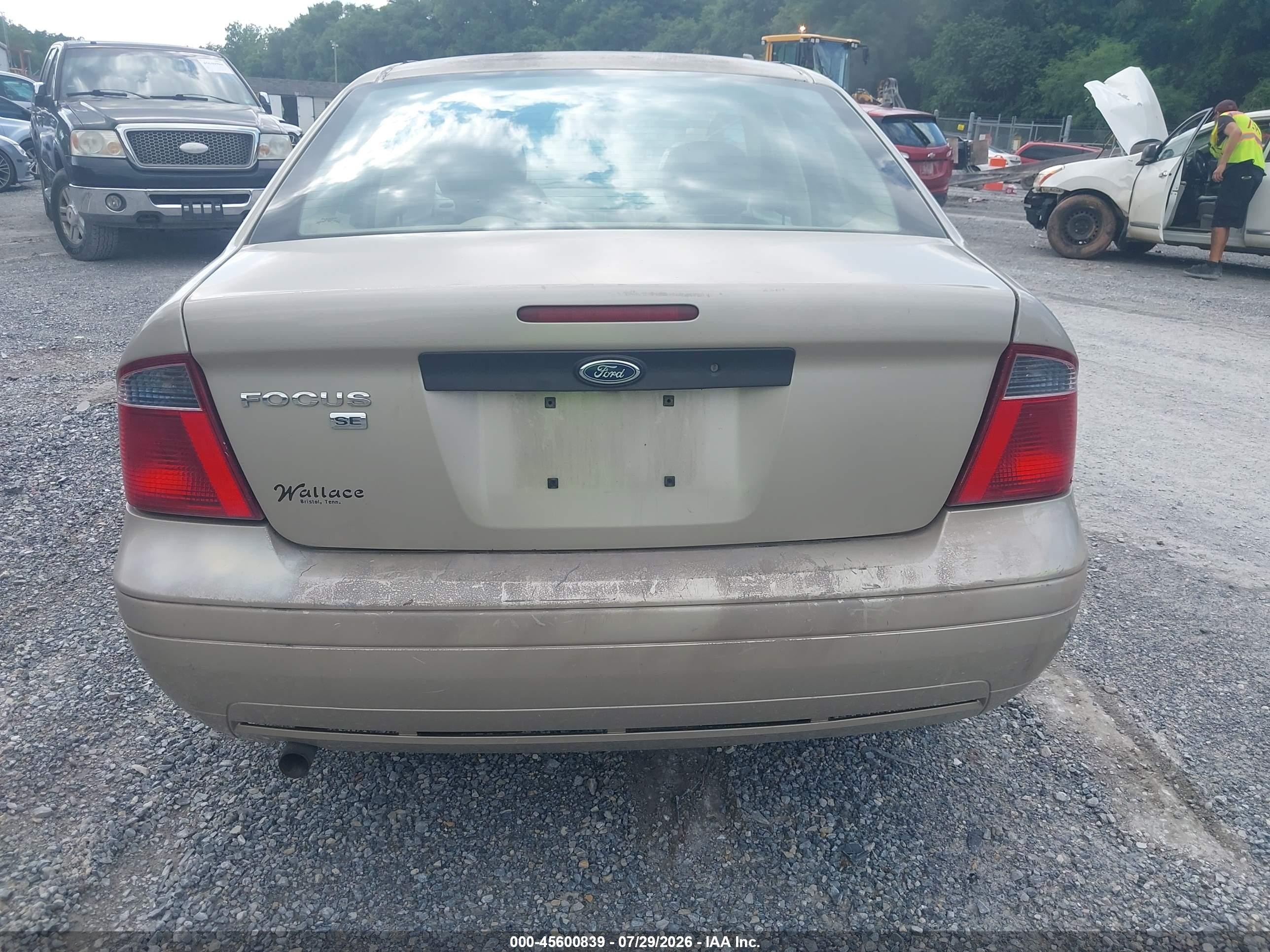 2007 Ford Focus S/se/ses Gold vin: 1FAFP34N27W222047