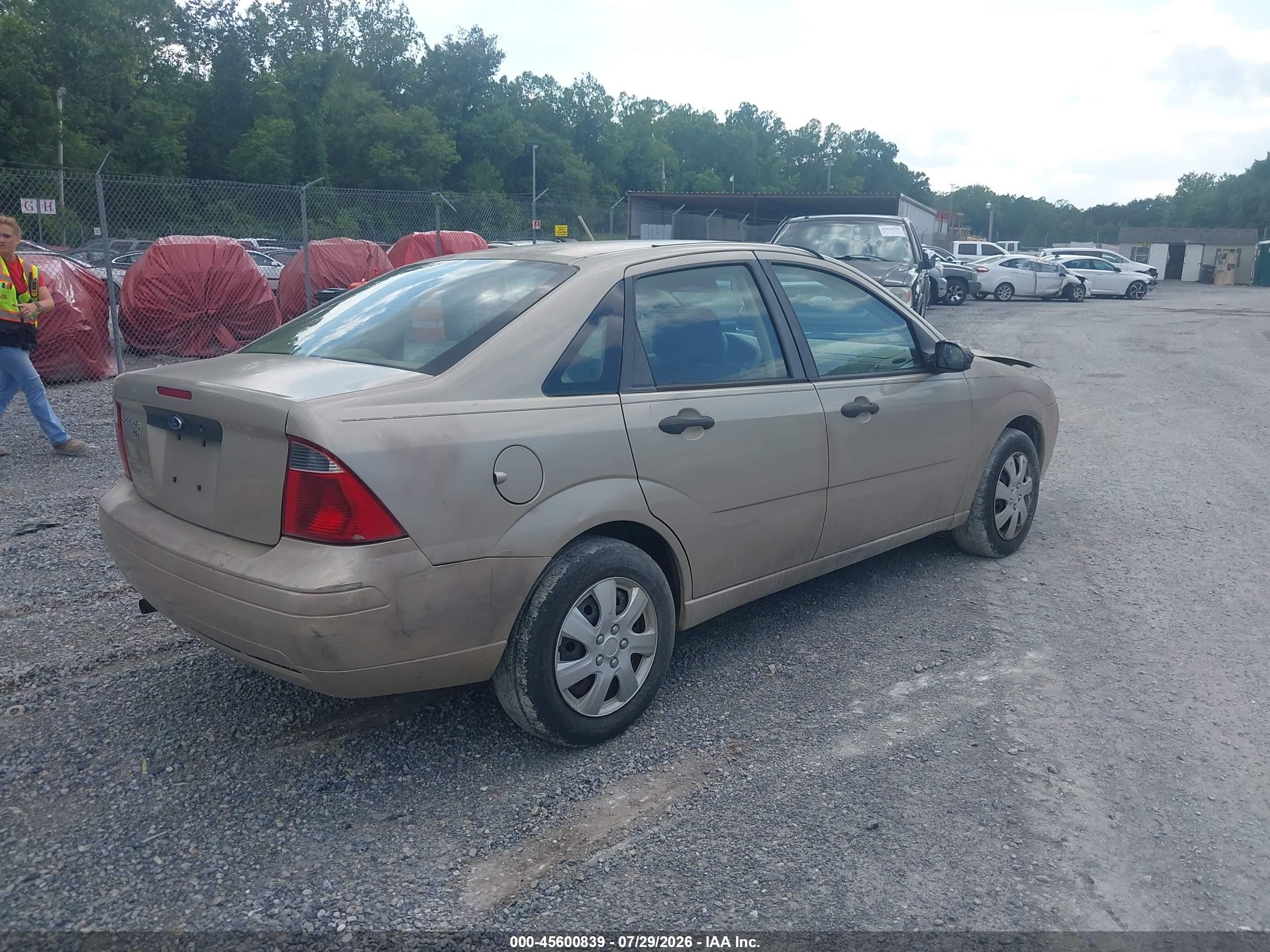 2007 Ford Focus S/se/ses Gold vin: 1FAFP34N27W222047