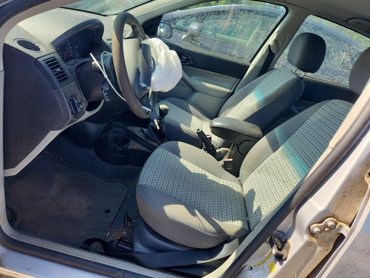 2007 Ford Focus Zx4 Silver vin: 1FAFP34N27W244596