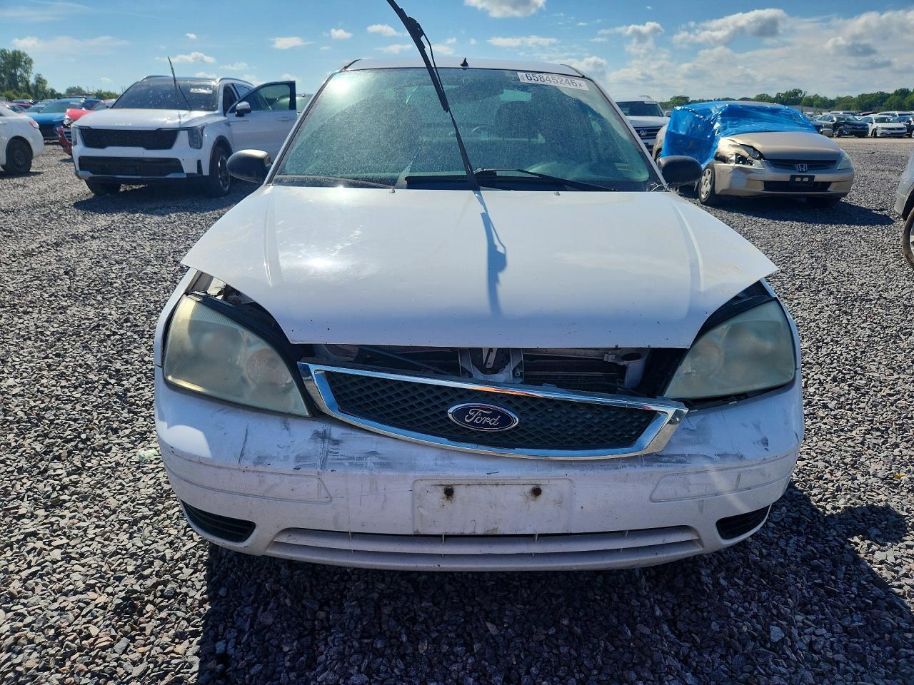 2007 Ford Focus Zx4 White vin: 1FAFP34N27W256750