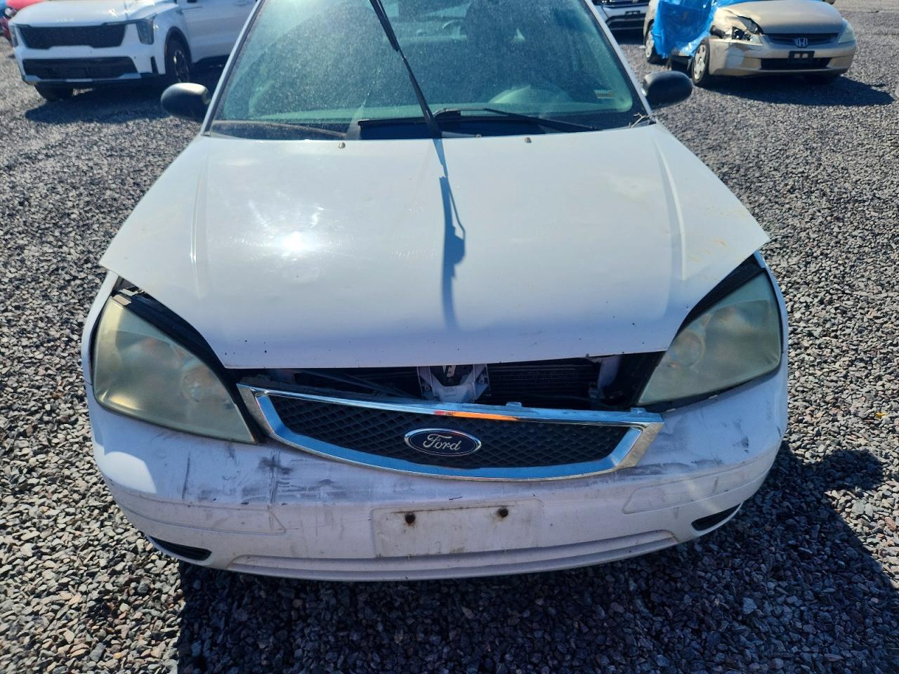 2007 Ford Focus Zx4 White vin: 1FAFP34N27W256750