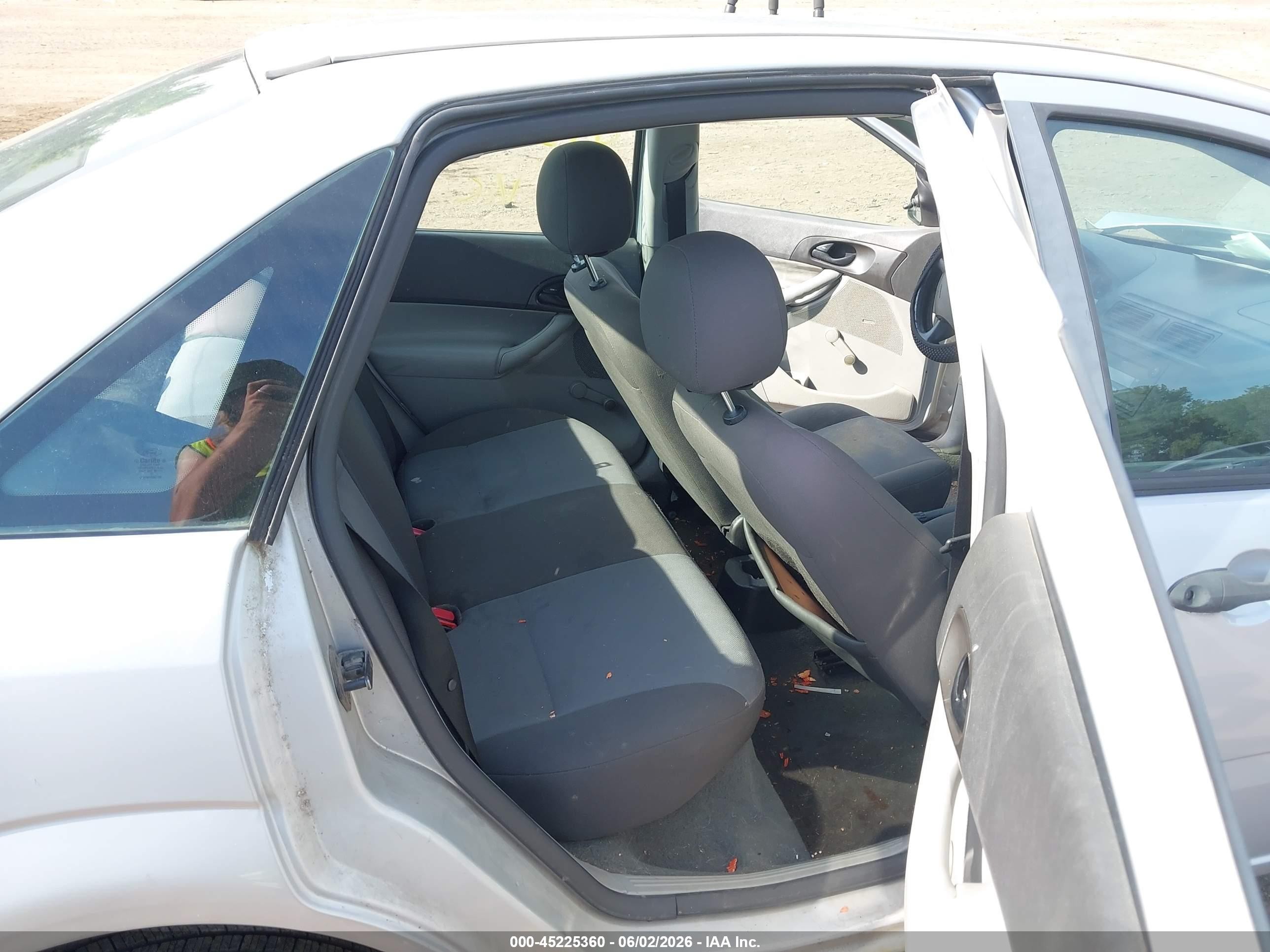 2007 Ford Focus S/se/ses Серебряный vin: 1FAFP34N27W283124