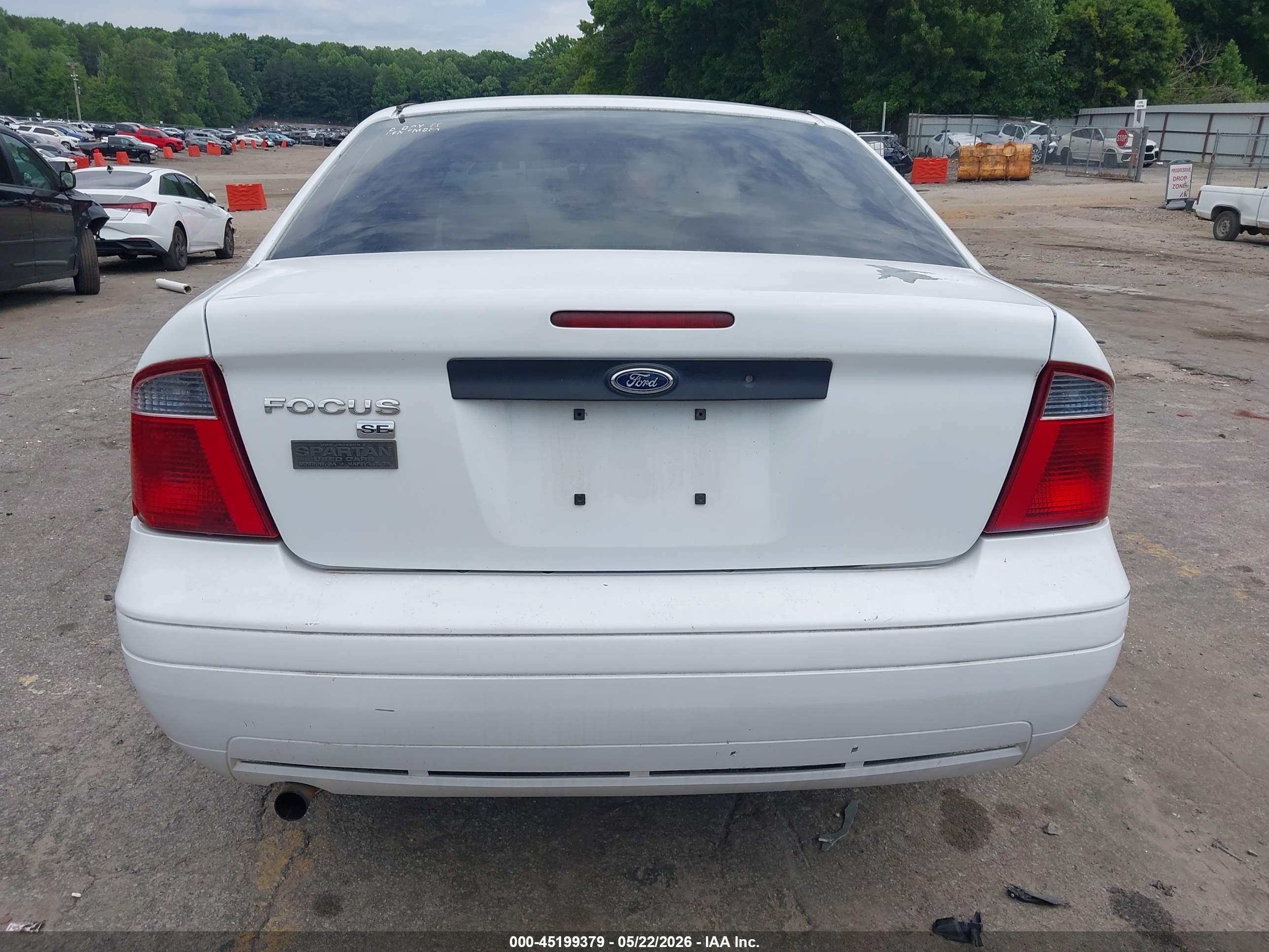 2007 Ford Focus S/se/ses White vin: 1FAFP34N27W284127