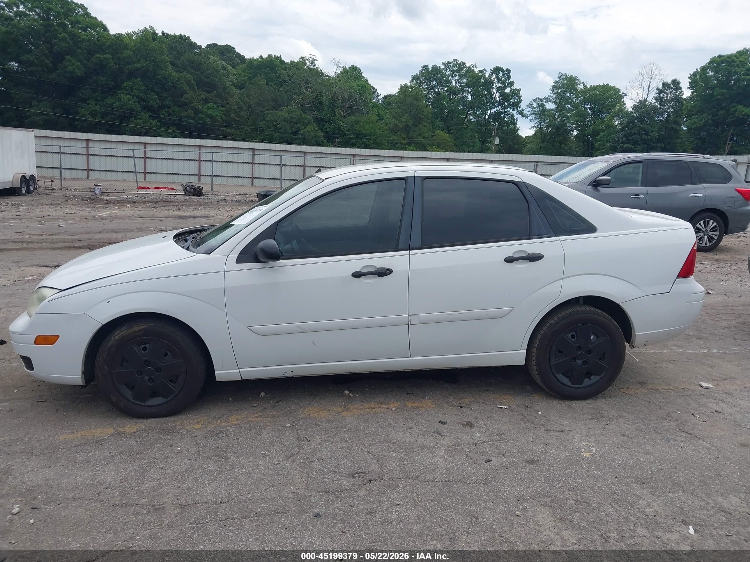 2007 Ford Focus S/se/ses White vin: 1FAFP34N27W284127
